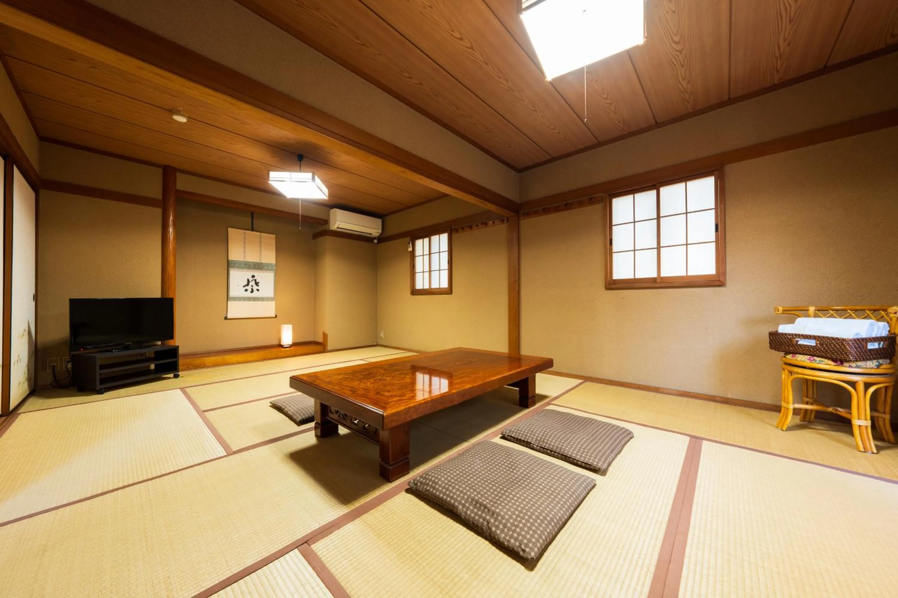 Japanese-Style Room with Shared Bathroom in Pension Yufuin