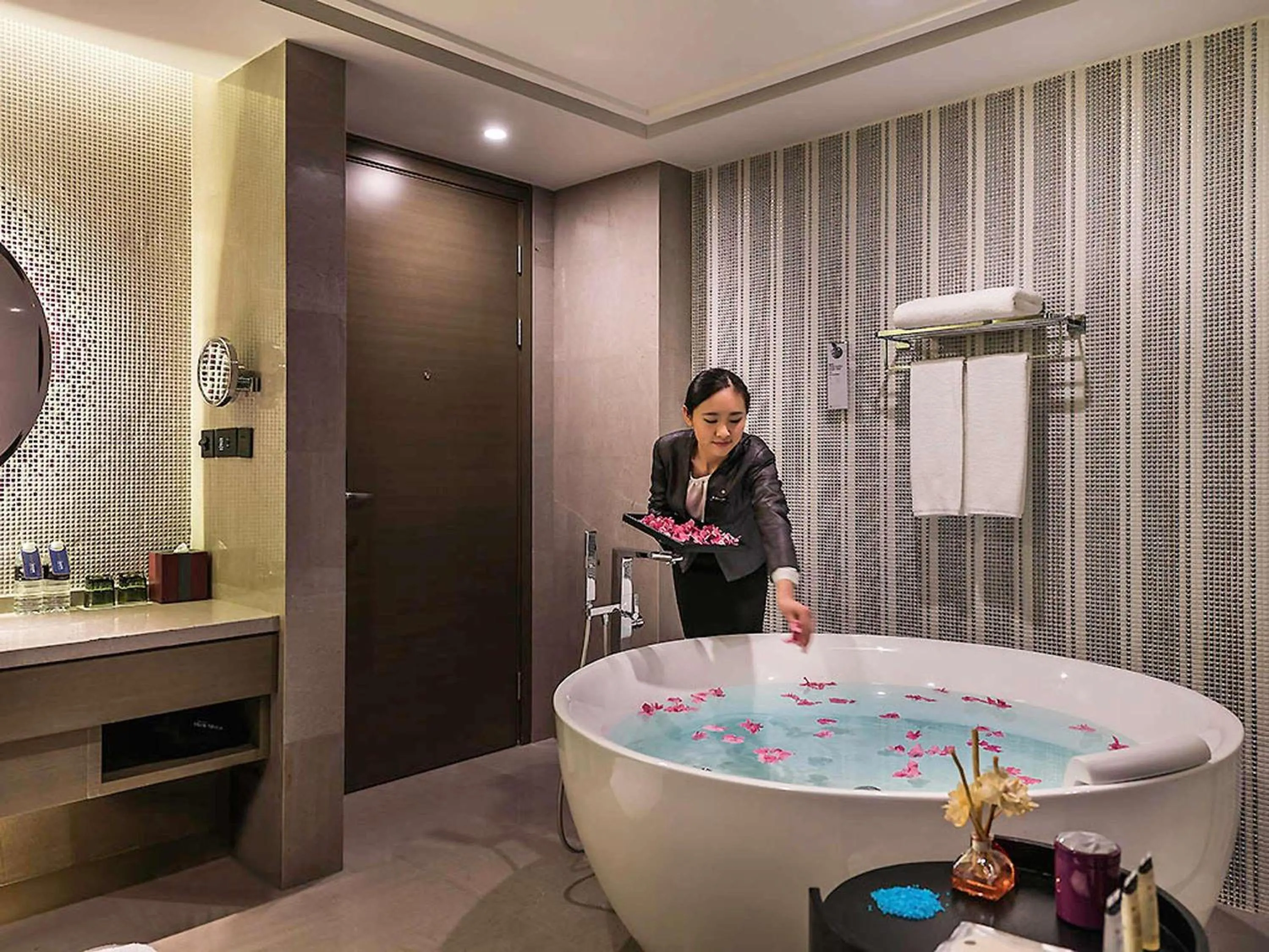 Executive King Suite in Pullman Nanjing Lukou Airport