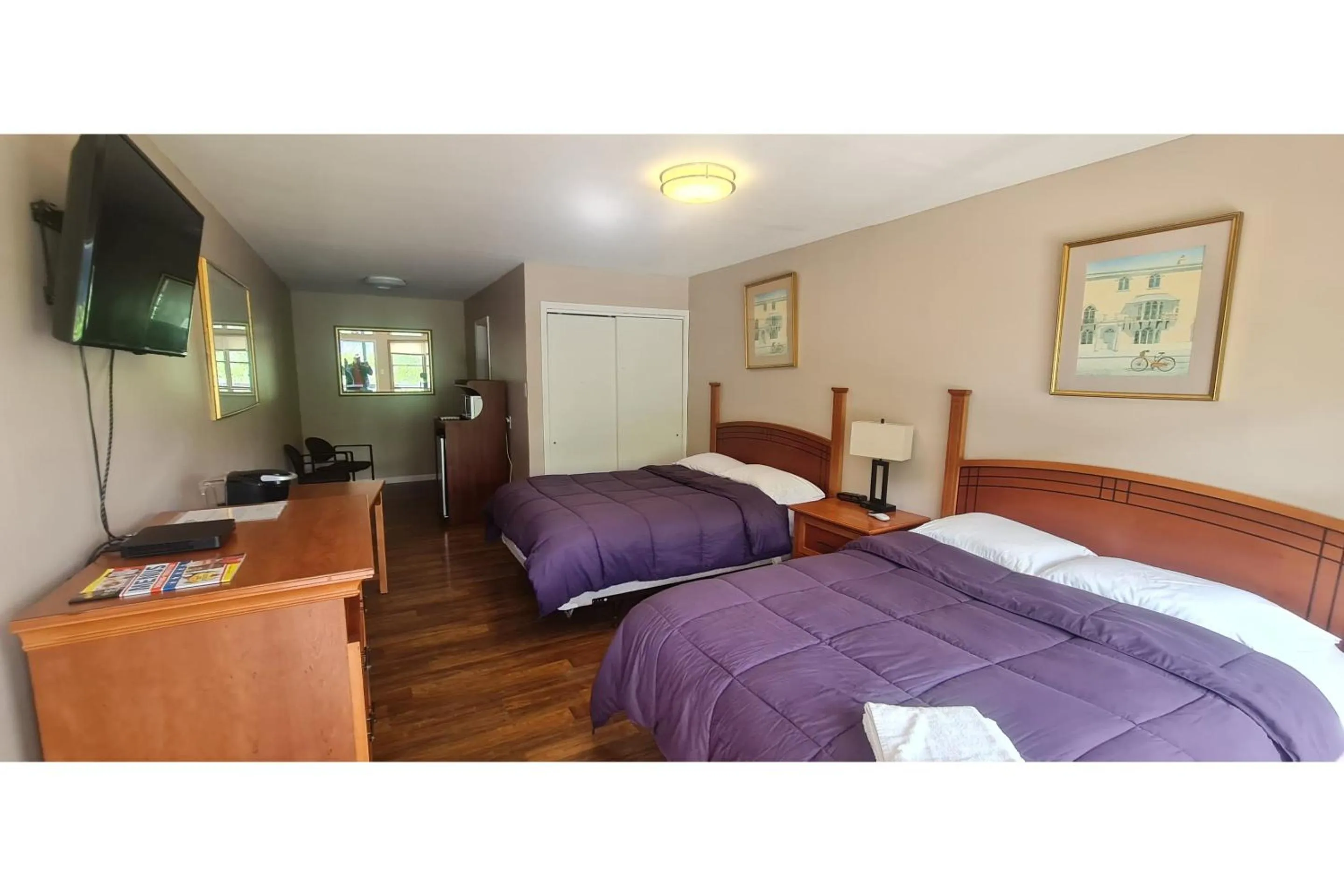 2 Queen Beds Non-Smoking in Werry's Cottages Motel & Pub by OYO East Stroudsburg Poconos