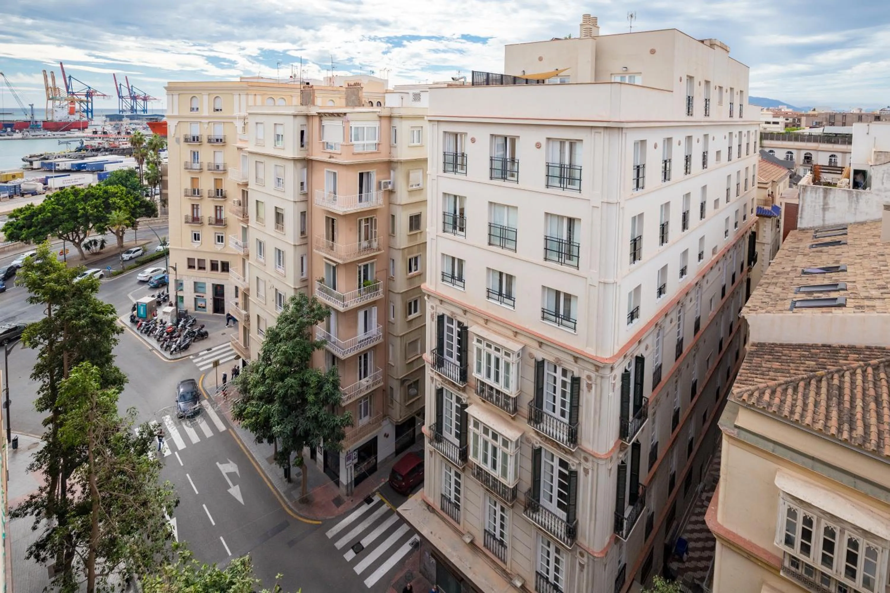 Double or Twin Room with 2 Extra Beds in Hotel Alameda Málaga