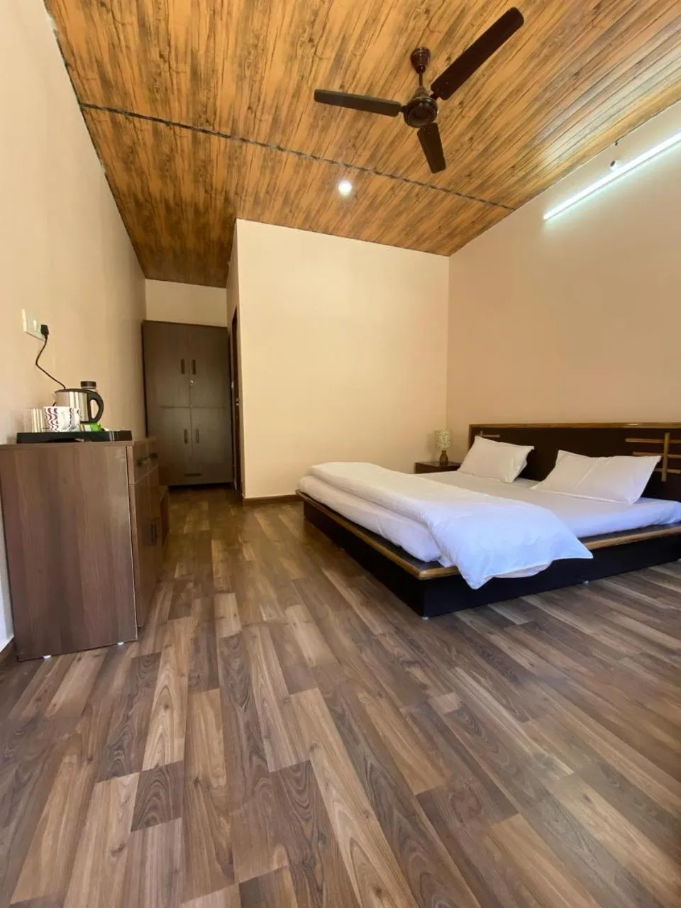 Deluxe Double Room - single occupancy in Bhagirathi Resort by Aikyam