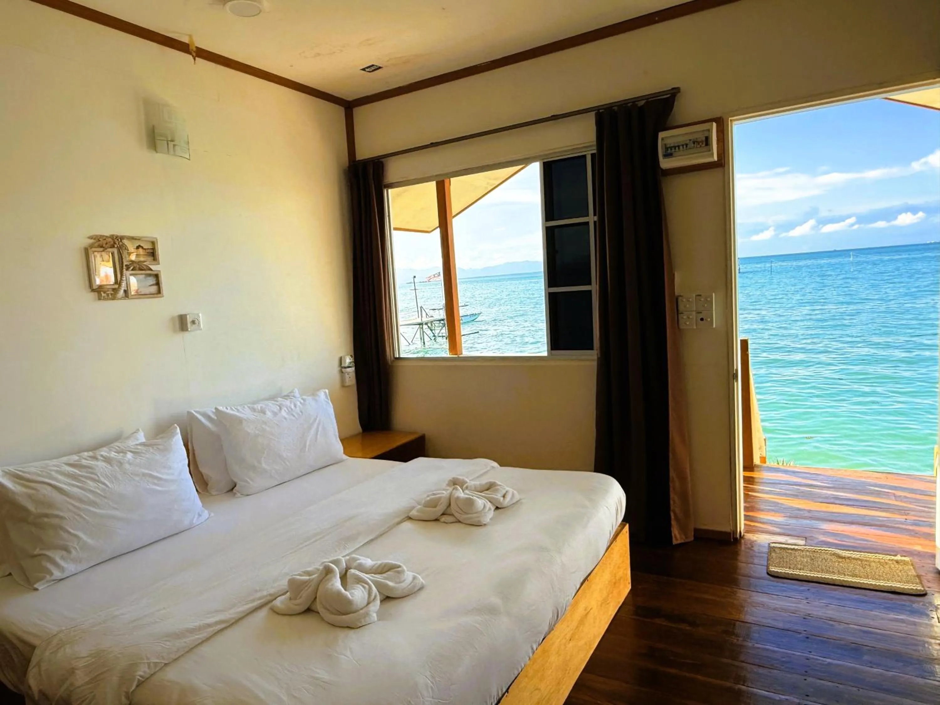 Deluxe King Room with Sea View in Panglima Resort Semporna