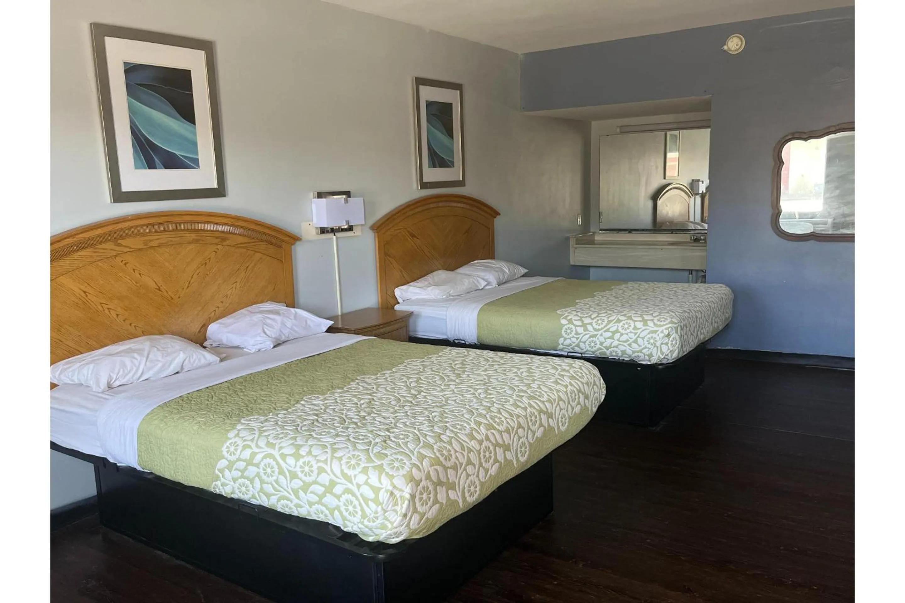 2 Full Beds Accessible Non - Smoking in Washington Motel by OYO