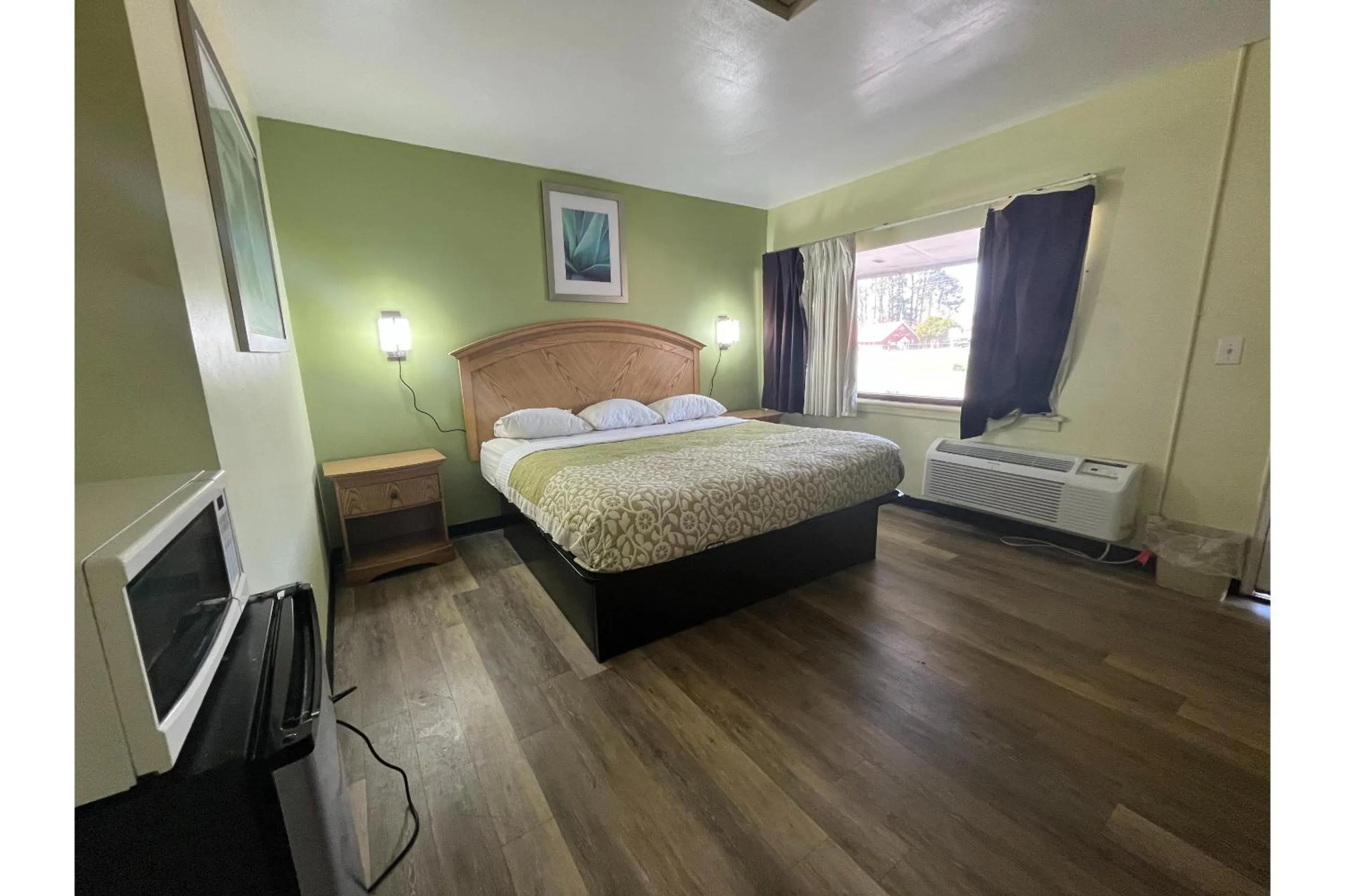 King Bed Non-Smoking in Washington Motel by OYO