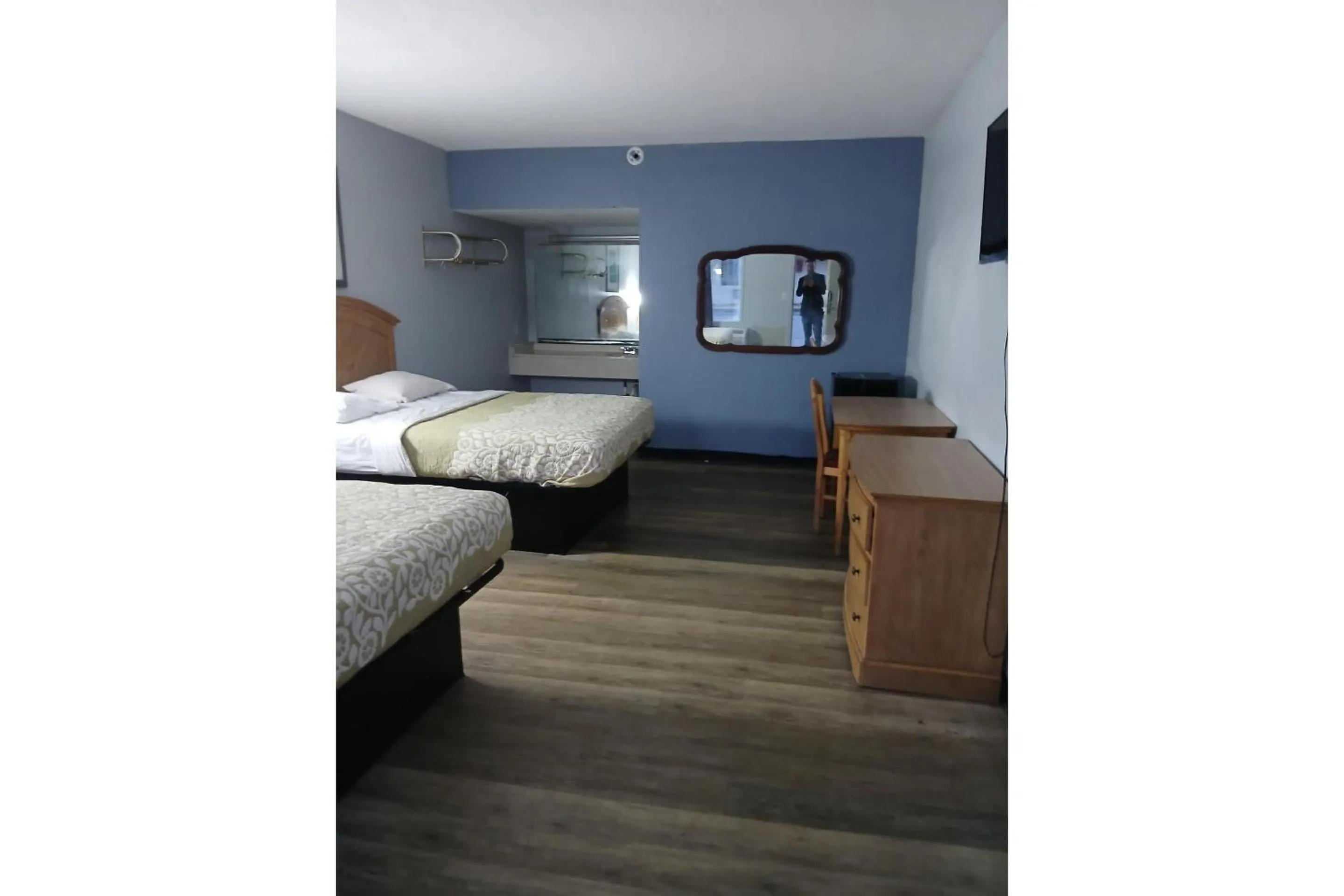 2 Full Beds Non-Smoking in Washington Motel by OYO
