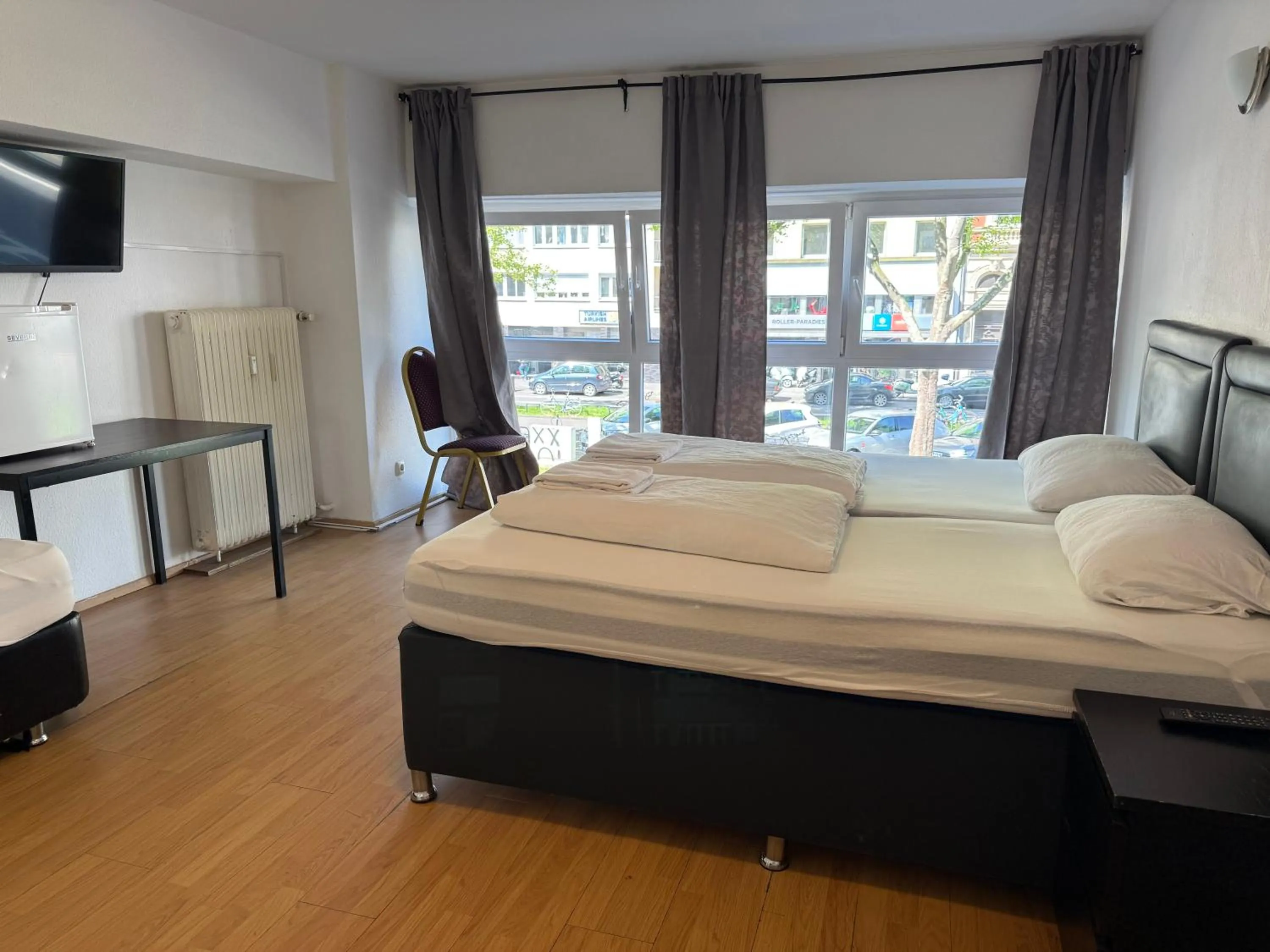 Comfort Triple Room with Shared Bathroom in Hotel Garni Emir