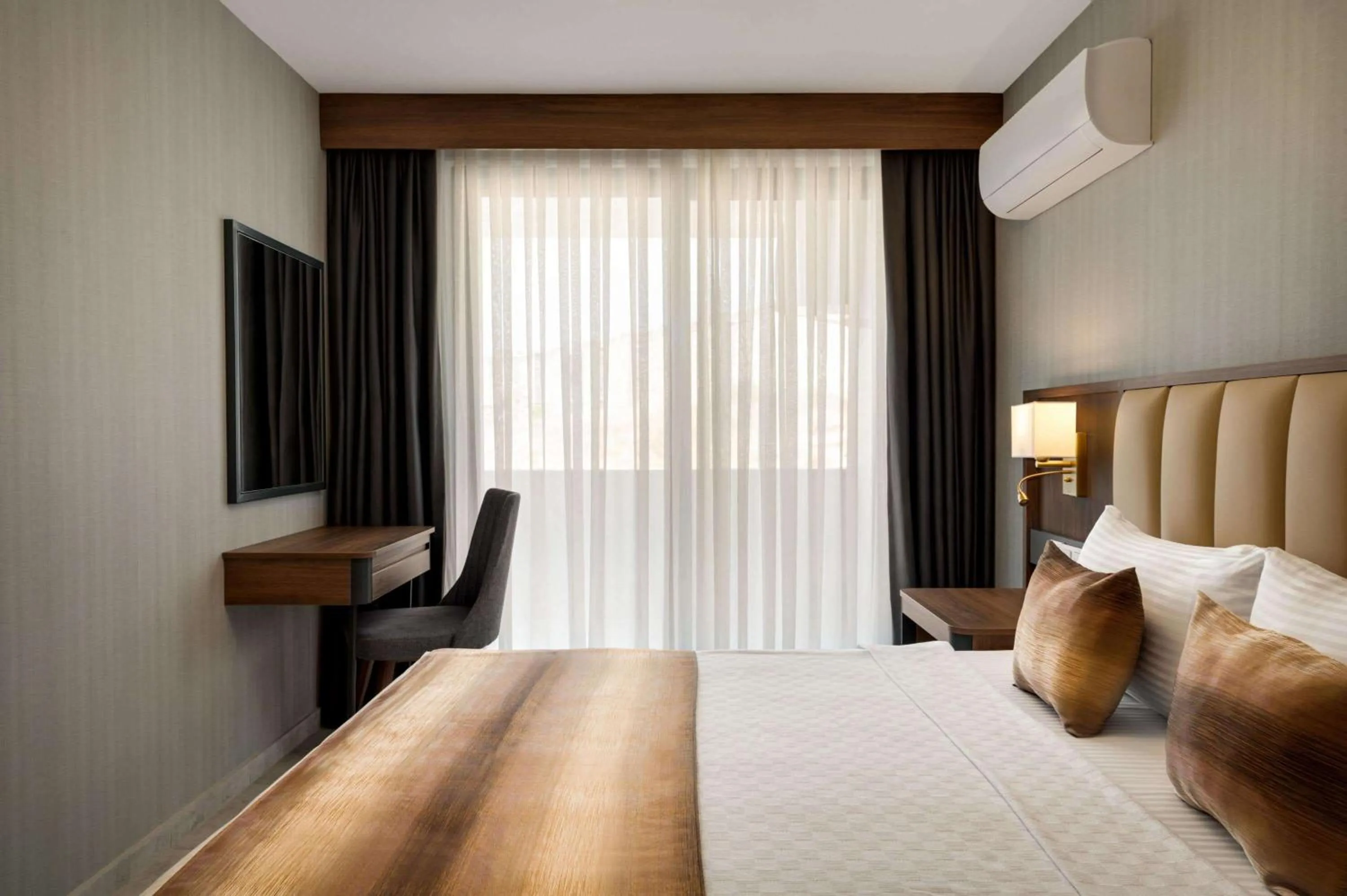 King Suite - single occupancy - Non-Smoking in Days Inn by Wyndham Alanya