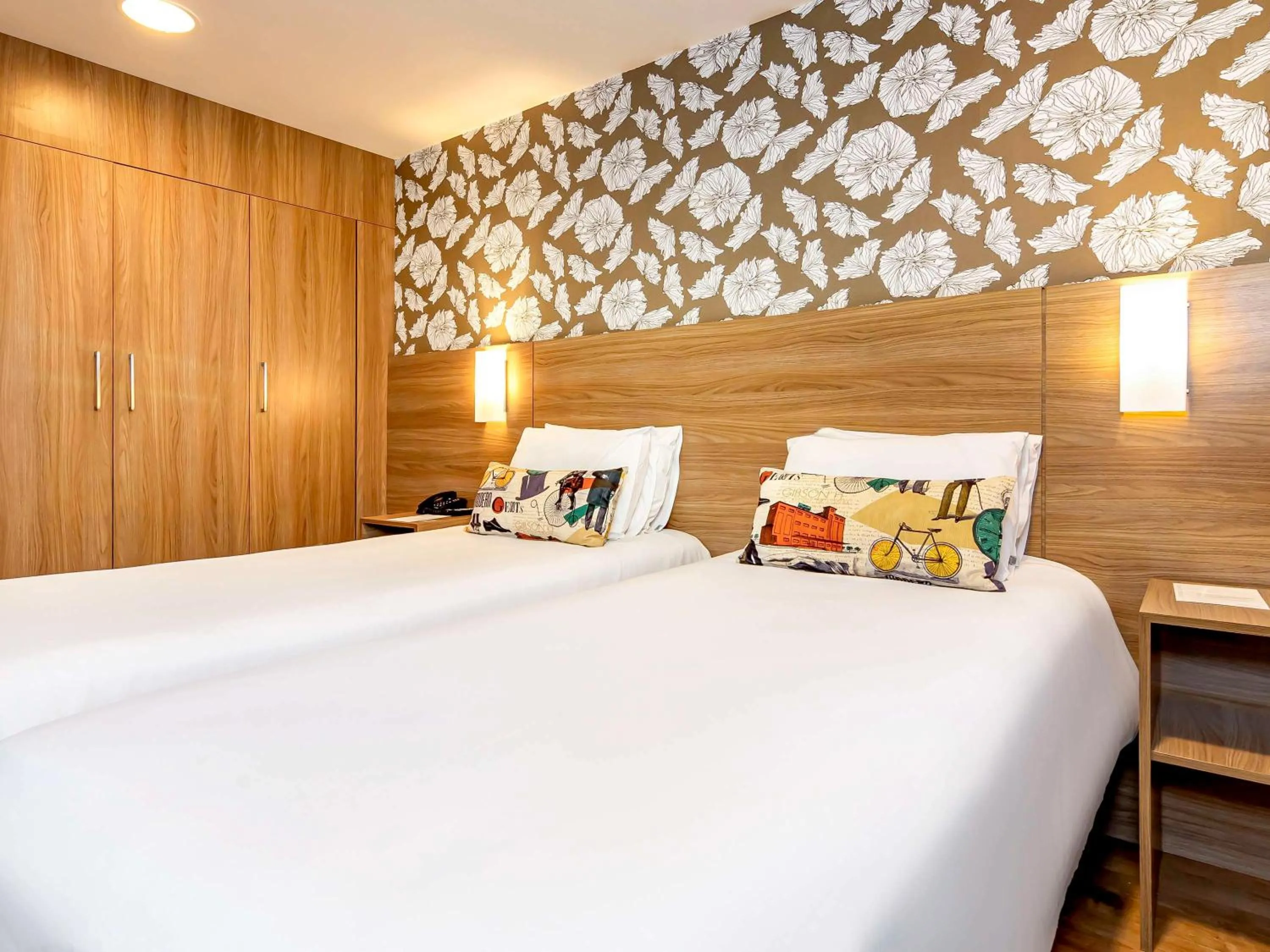 Superior Twin Apartment with Balcony and Sofa Bed in Mercure Curitiba 7 de Setembro