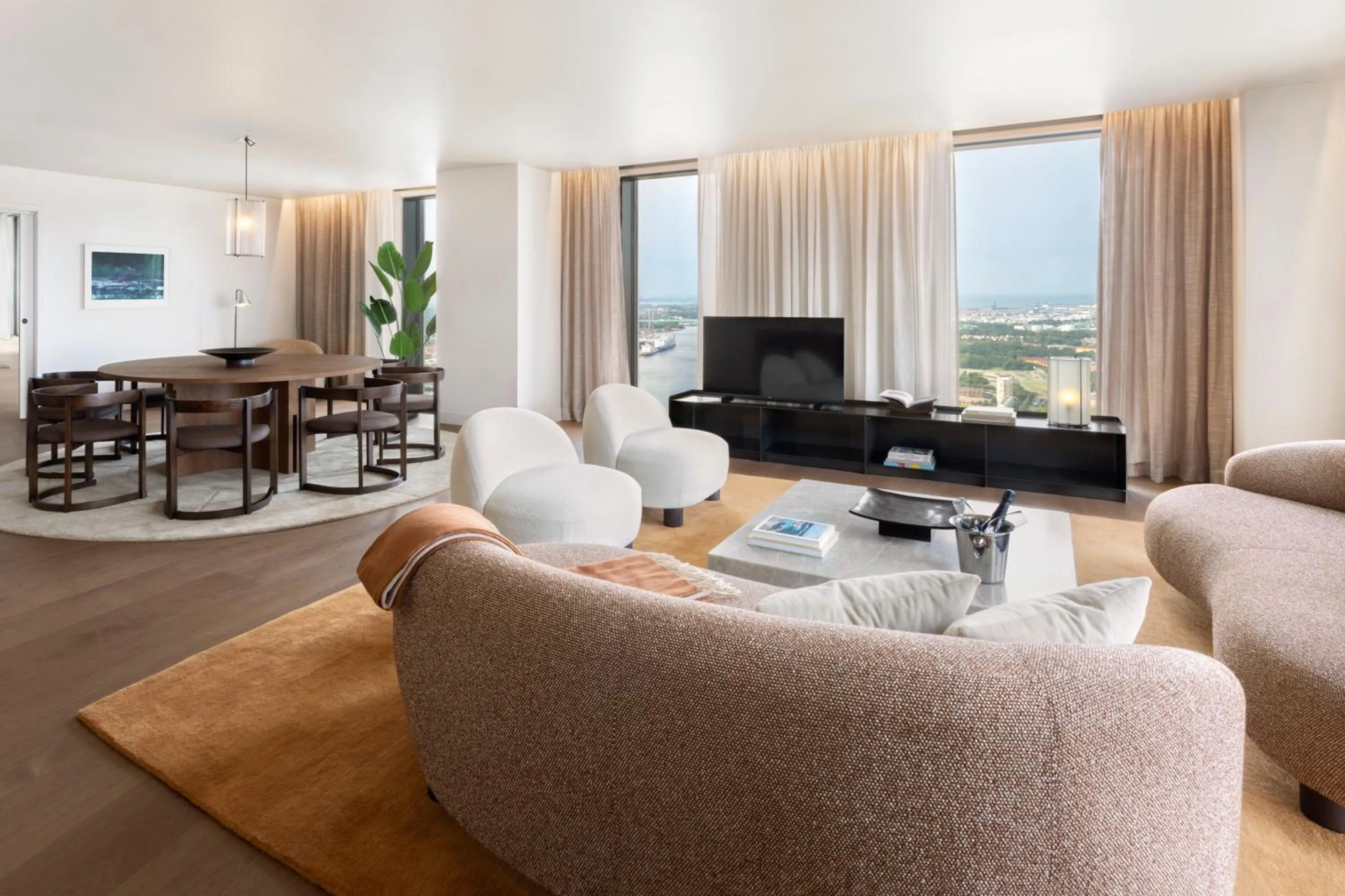 SKY LEVEL Executive Suite - single occupancy in Clarion Hotel Karlatornet