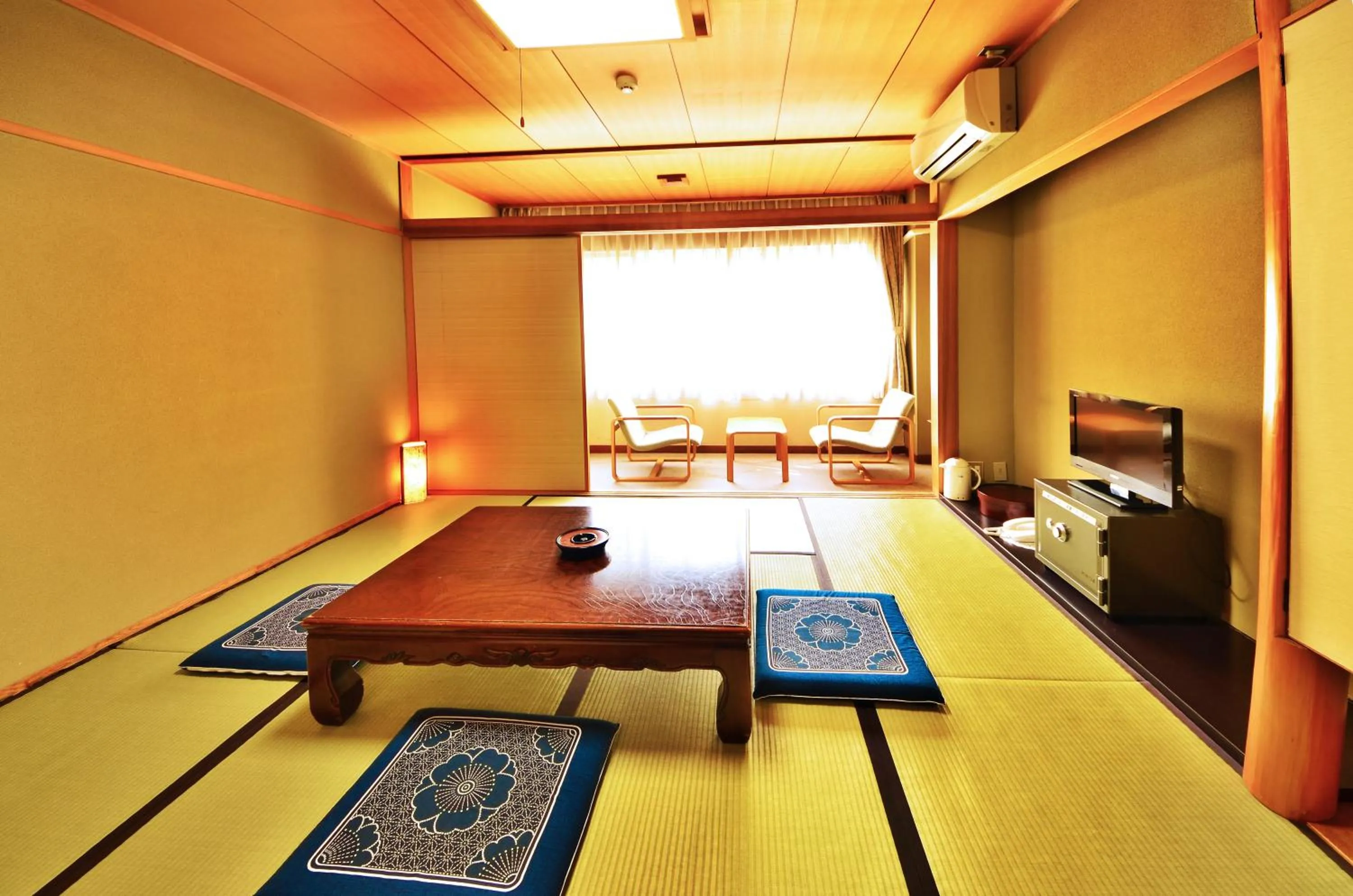 Japanese-Style Room with Shared Bathroom - Smoking in Sunriver Oboke