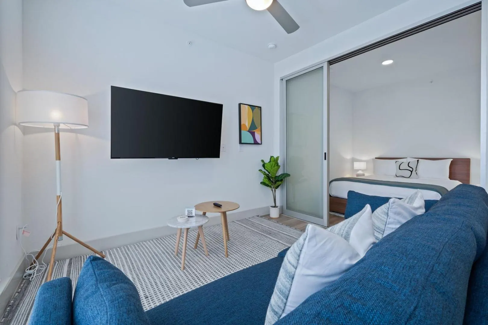 Queen Room - Disability Access in Placemakr Downtown Austin