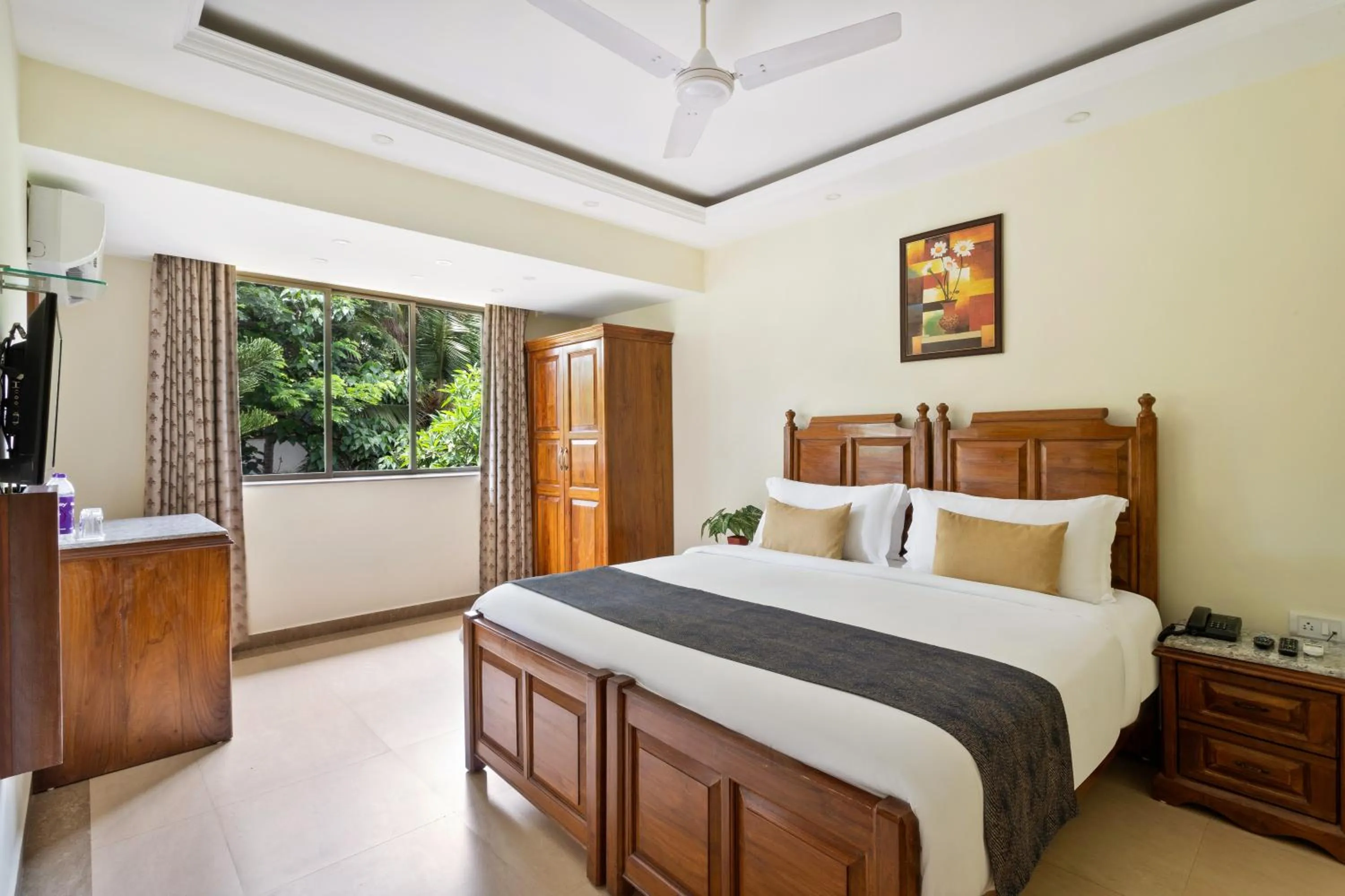Deluxe Room in De Mandarin Beach Resort Suites & Villas, Candolim