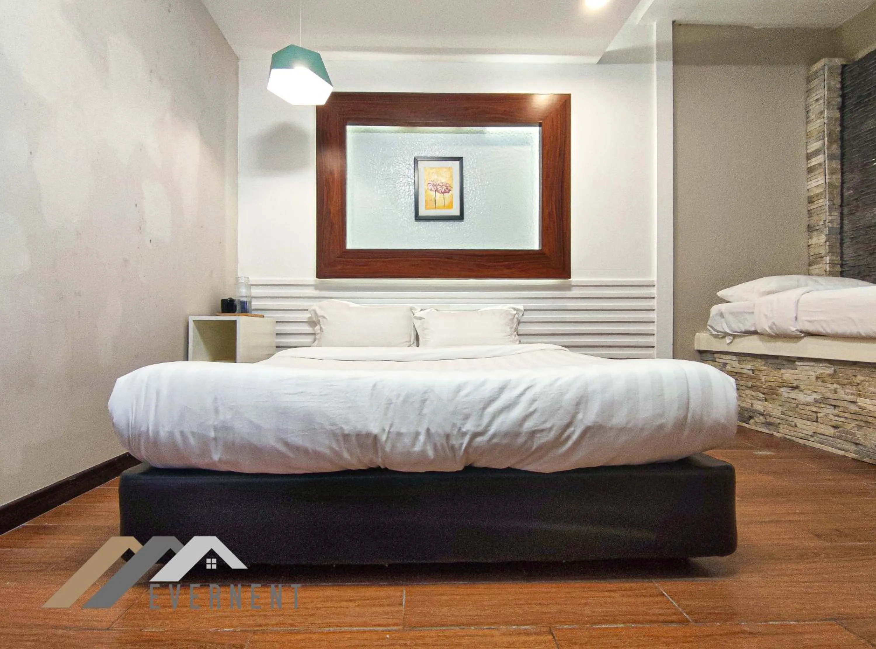 Family Room with Private Bathroom in The Loft Hostel by Evernent