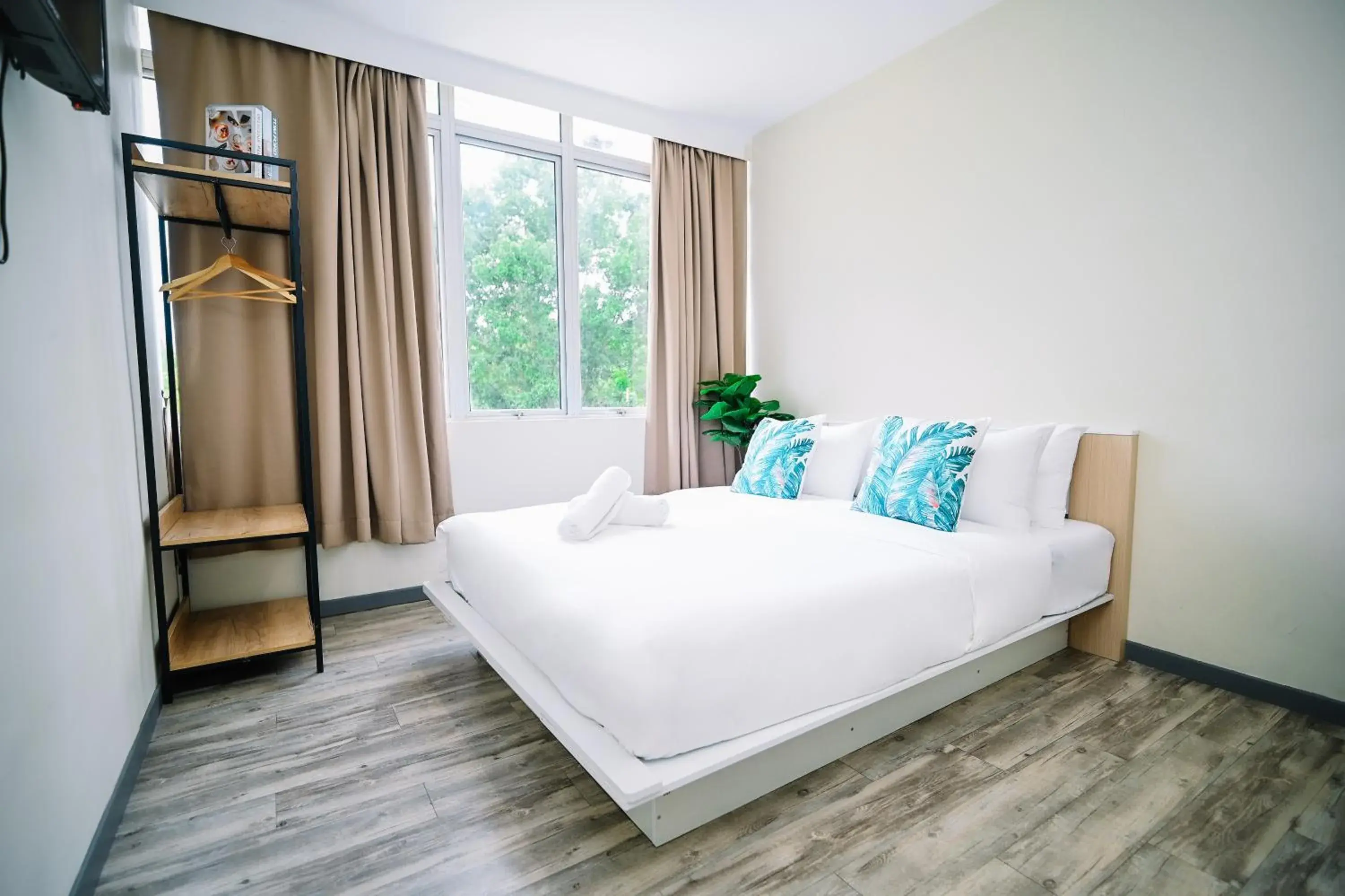 Swing & Pillows - Putrajaya Selangor Swing & Pillows - Putrajaya Selangor