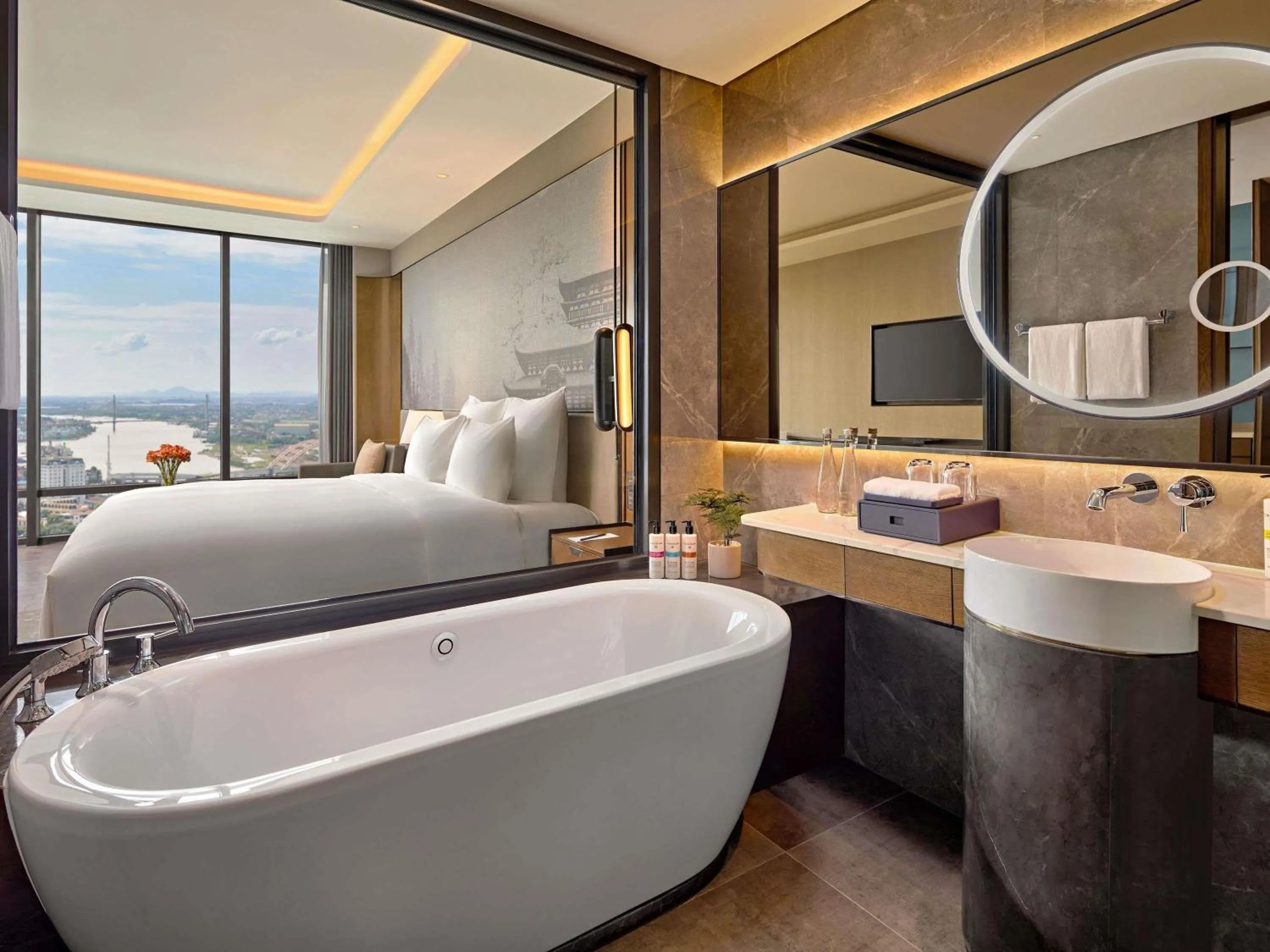 Deluxe Executive King Room - Lounge Access in Pullman Hai Phong Grand Hotel