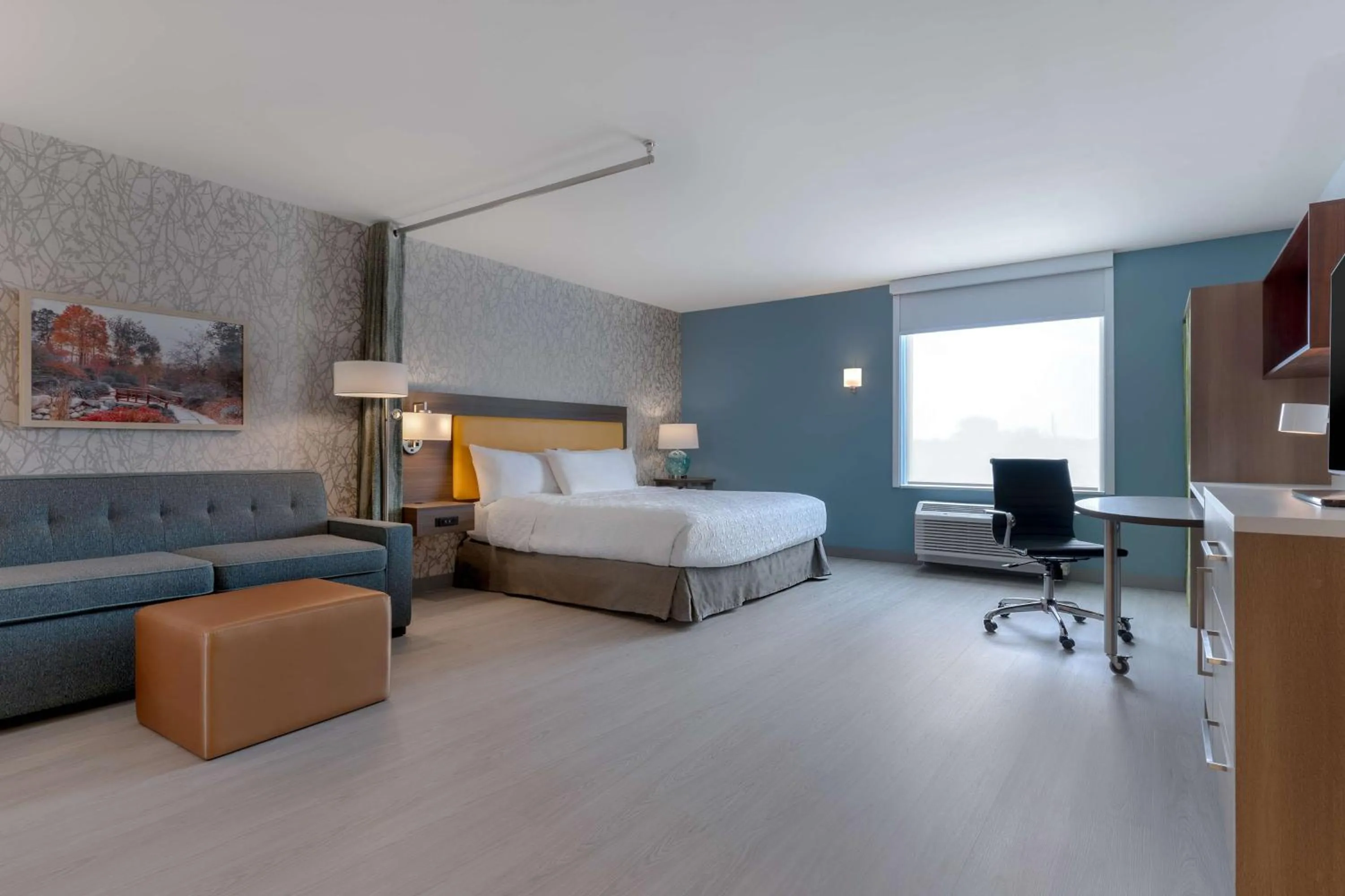 King Studio Suite with Roll-In Shower - Disability Access in Home2 Suites By Hilton Kokomo