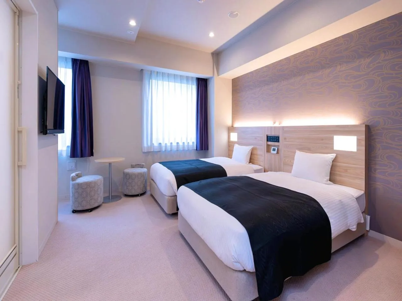 Deluxe Twin Room in APA Hotel Kyoto Gojo Omiya