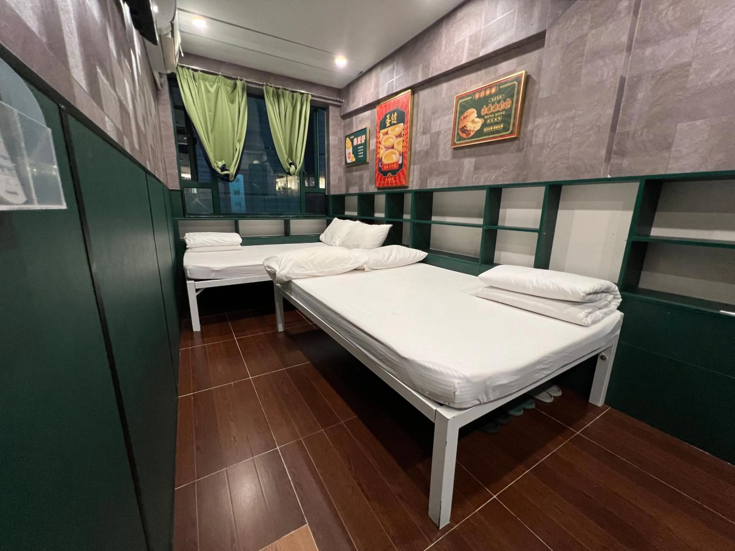 Quadruple Room with Private Bathroom in Venetian Hostel