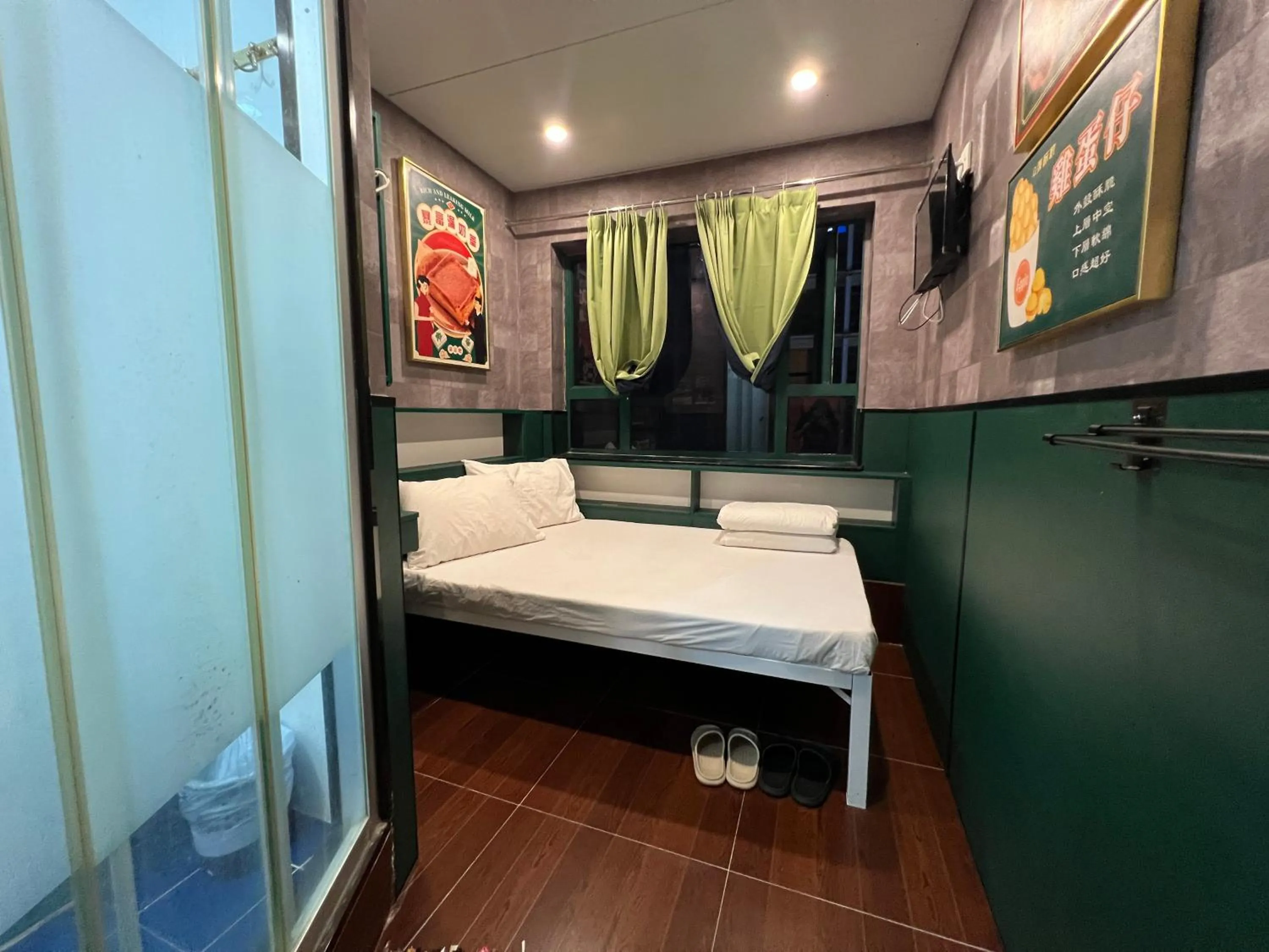 Double Room with Private Bathroom in Venetian Hostel