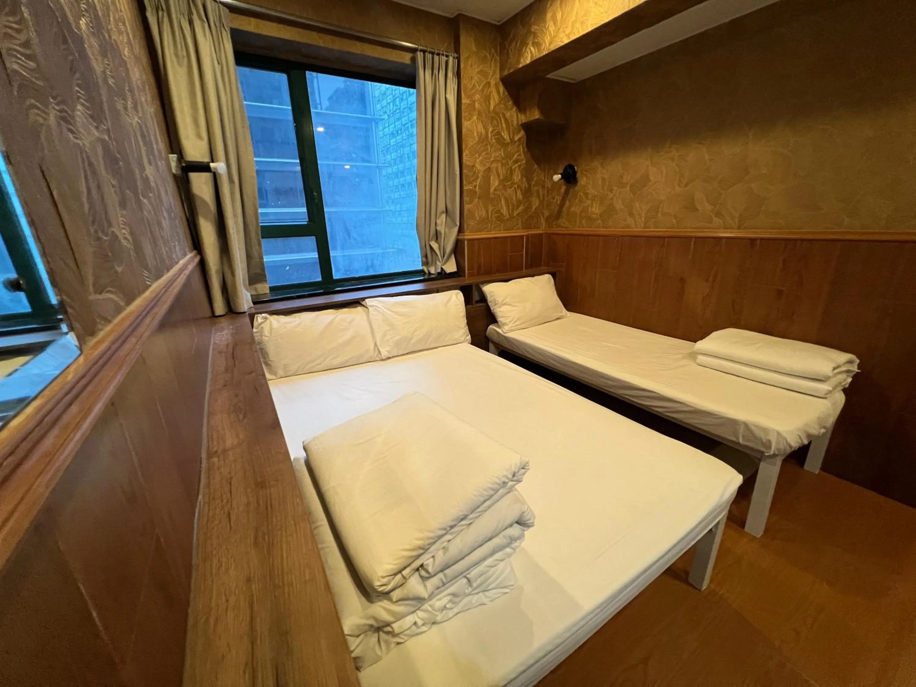 Triple Room in Just Inn on Nathan Road