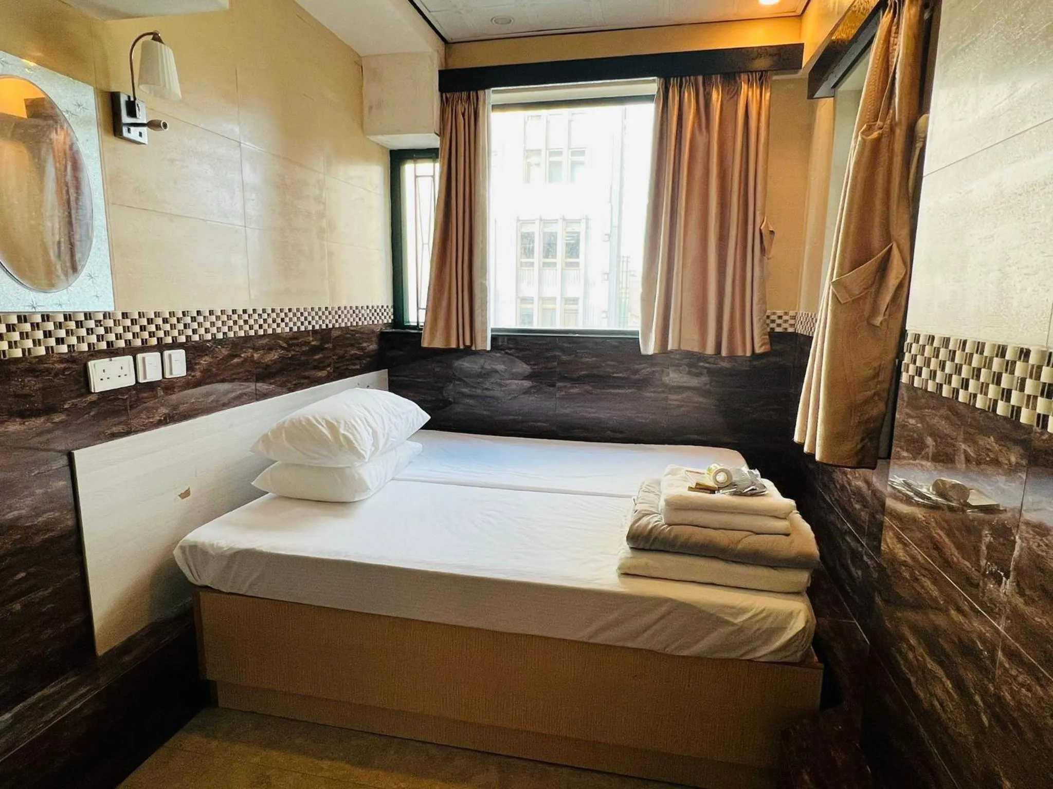 Twin Room in Just Inn on Nathan Road