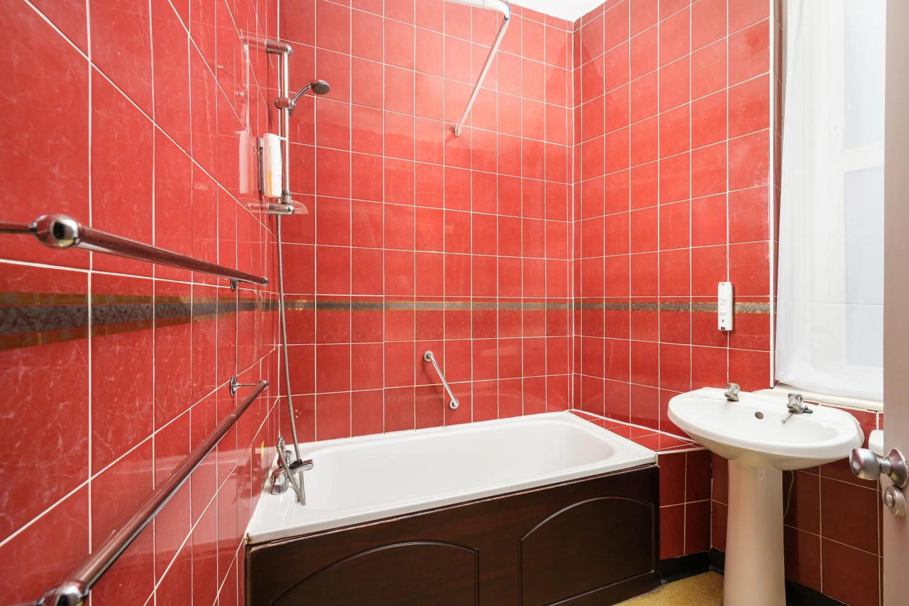 Twin Room in The County Hotel