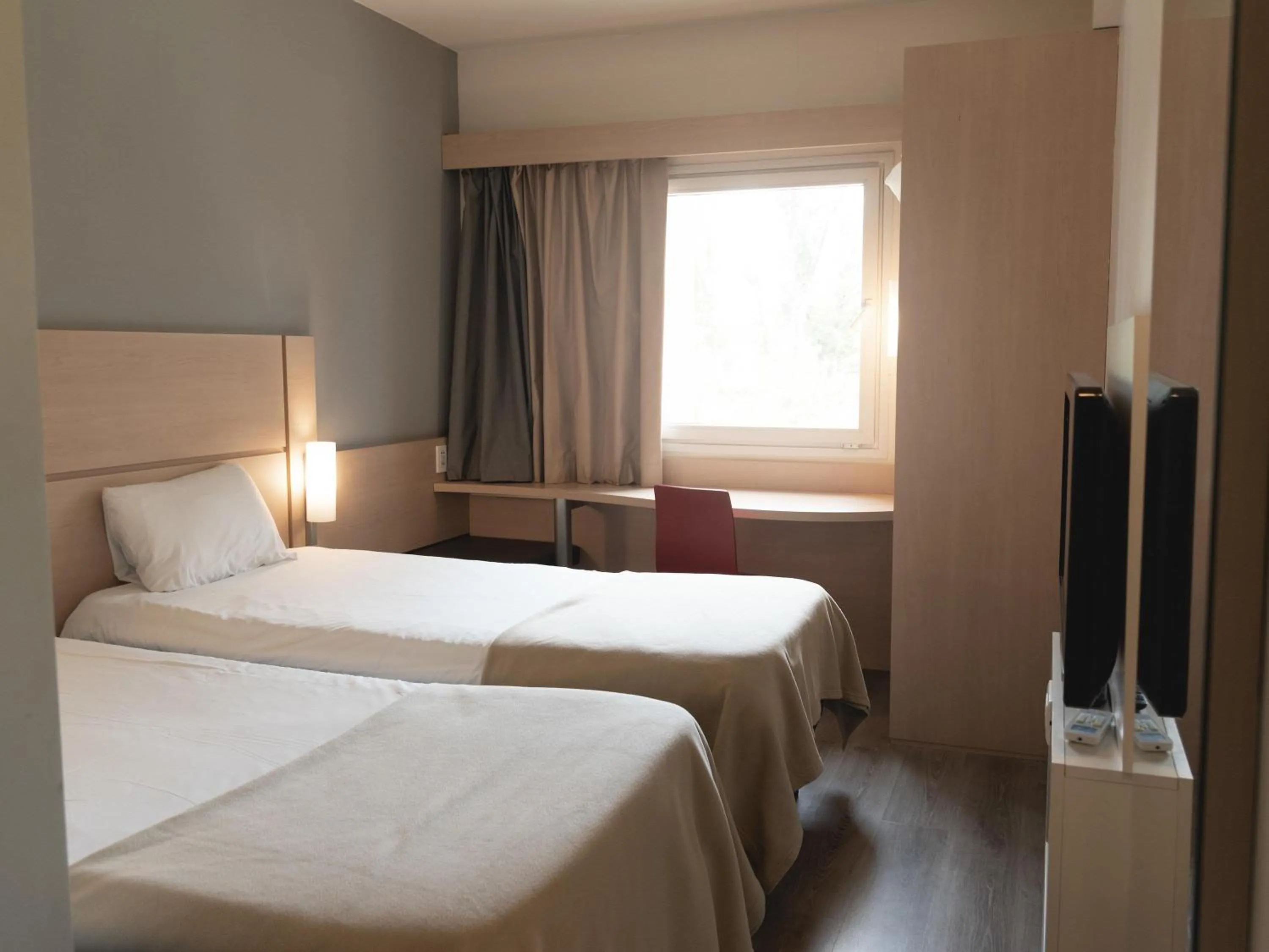 Standard Twin Room in ibis Pilar