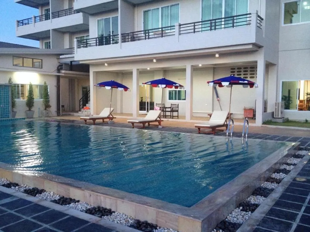 Sea Mountain Khanom Hotel