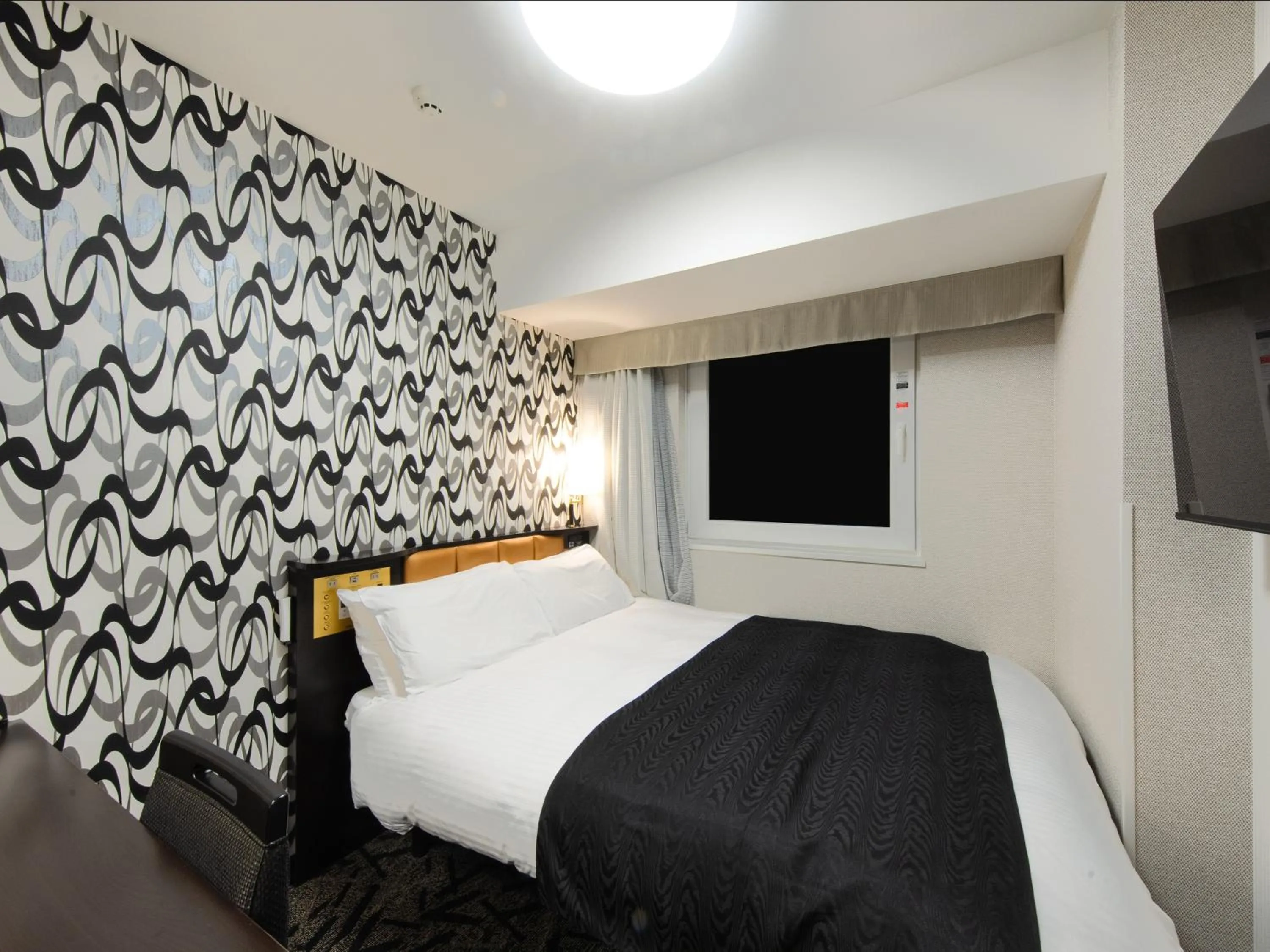 Standard Double Room - Non-Smoking in APA Hotel & Resort Osaka Namba Ekimae Tower