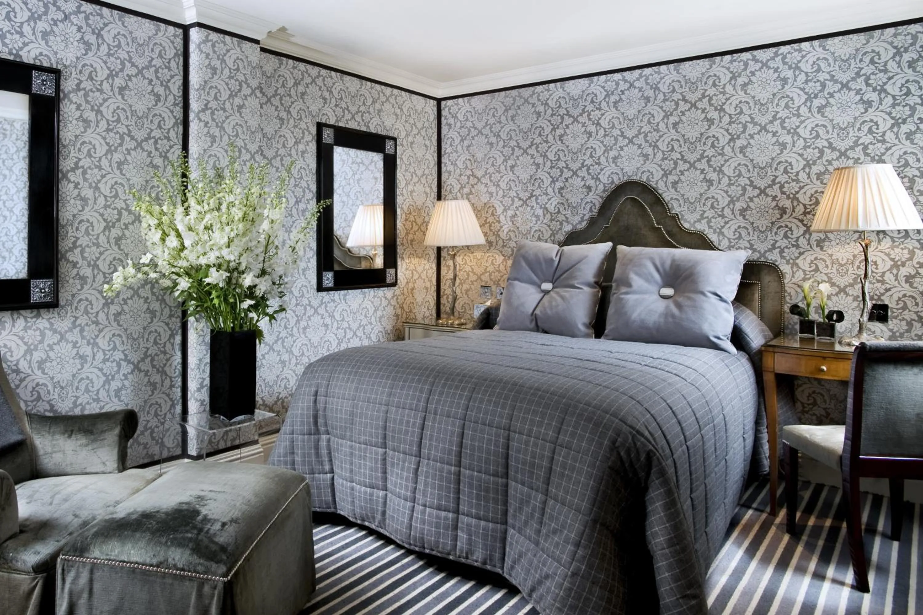 Superior Queen Room in Milestone Hotel Kensington