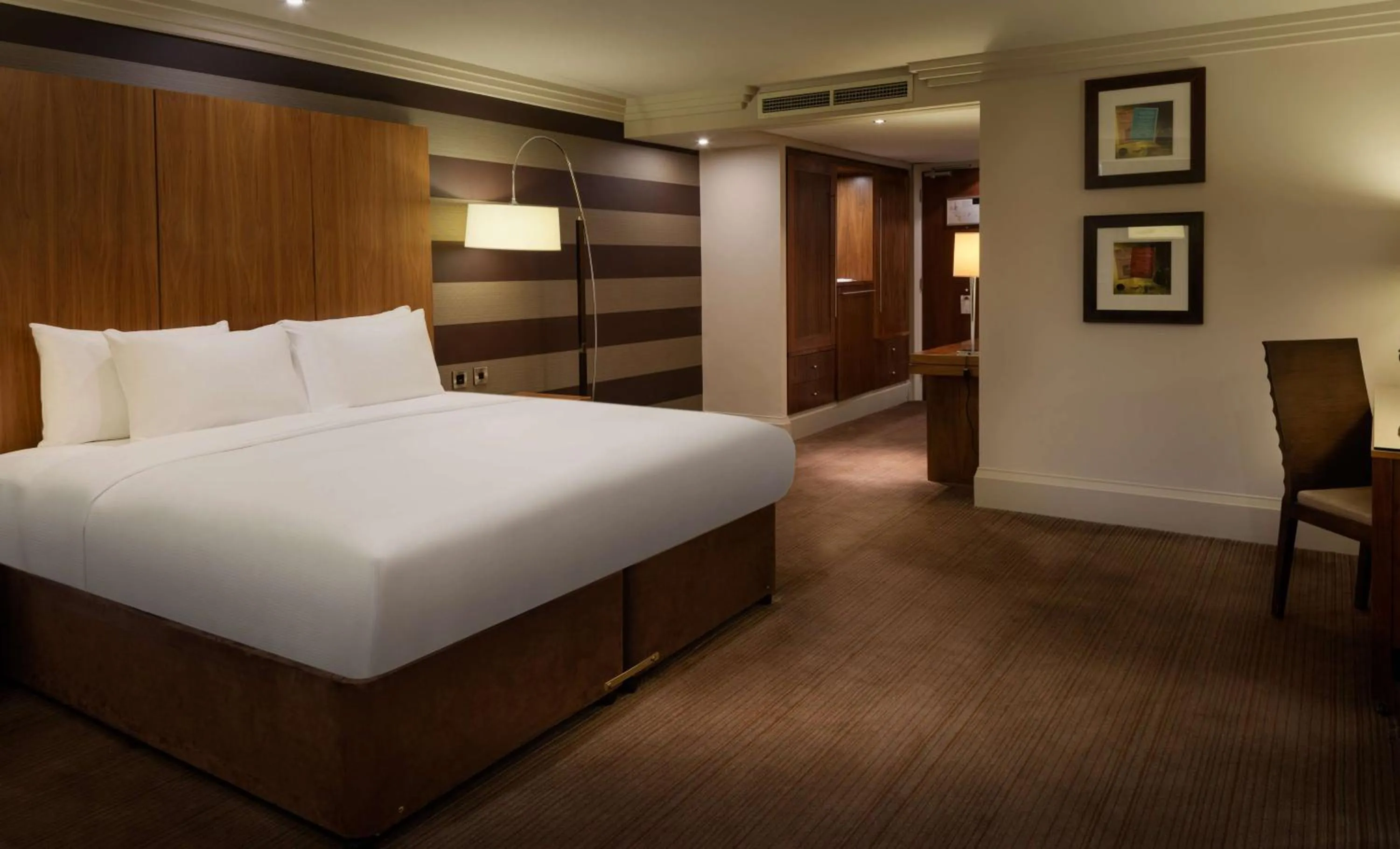 Deluxe Queen Room in DoubleTree by Hilton Stratford-upon-Avon, United Kingdom