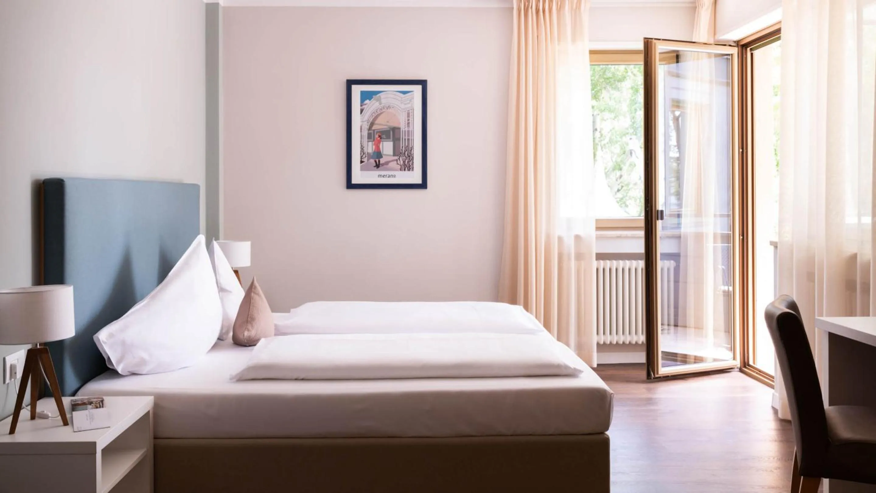 Double or Twin Room in Flora Hotel & Suites