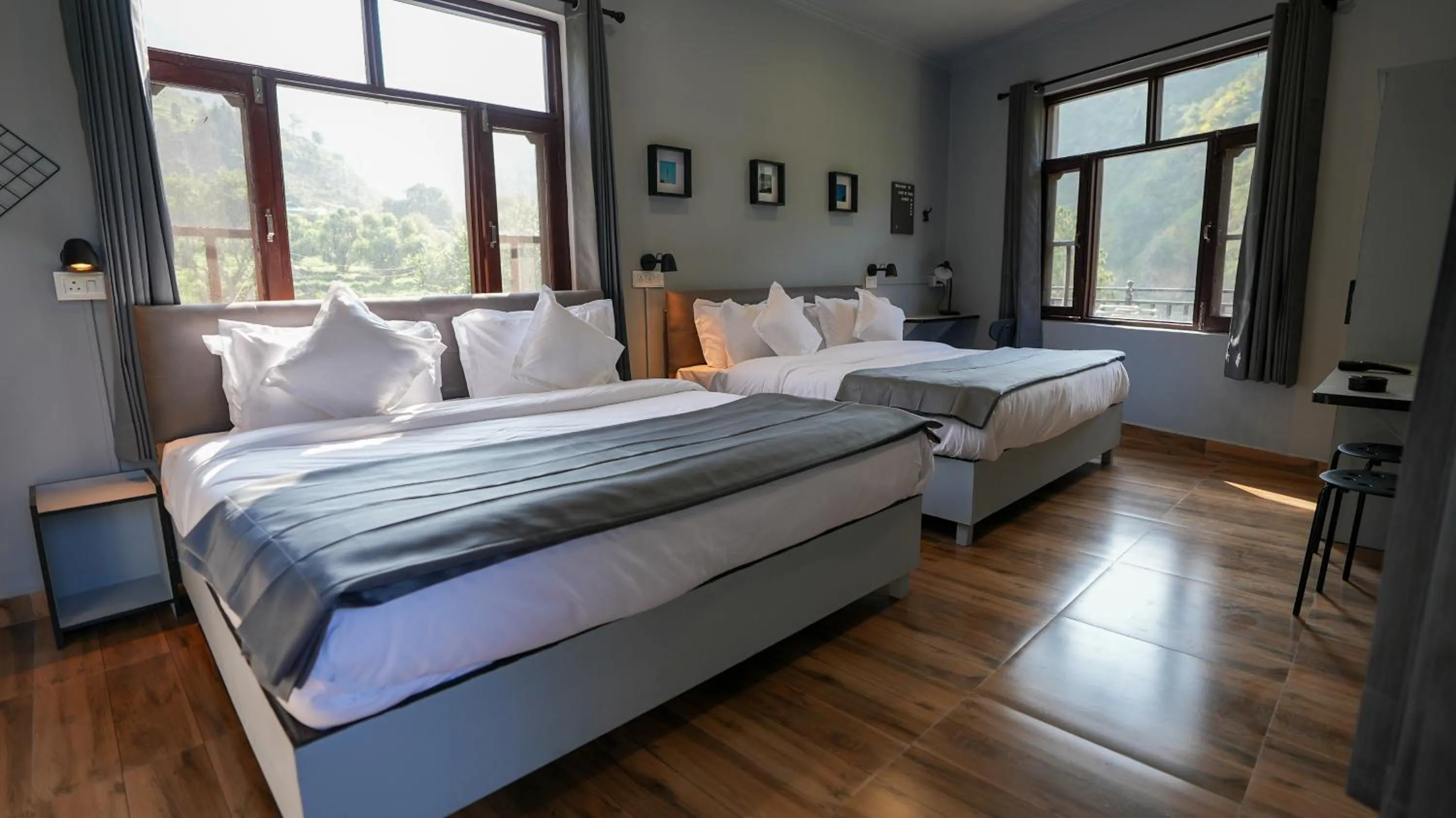 Quadruple Room with Mountain View in Sort By Stays, Kareri