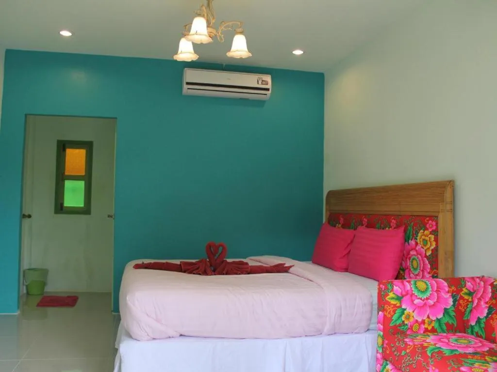 Standard Double or Twin Room with Balcony in Baanrak amphawa homestay
