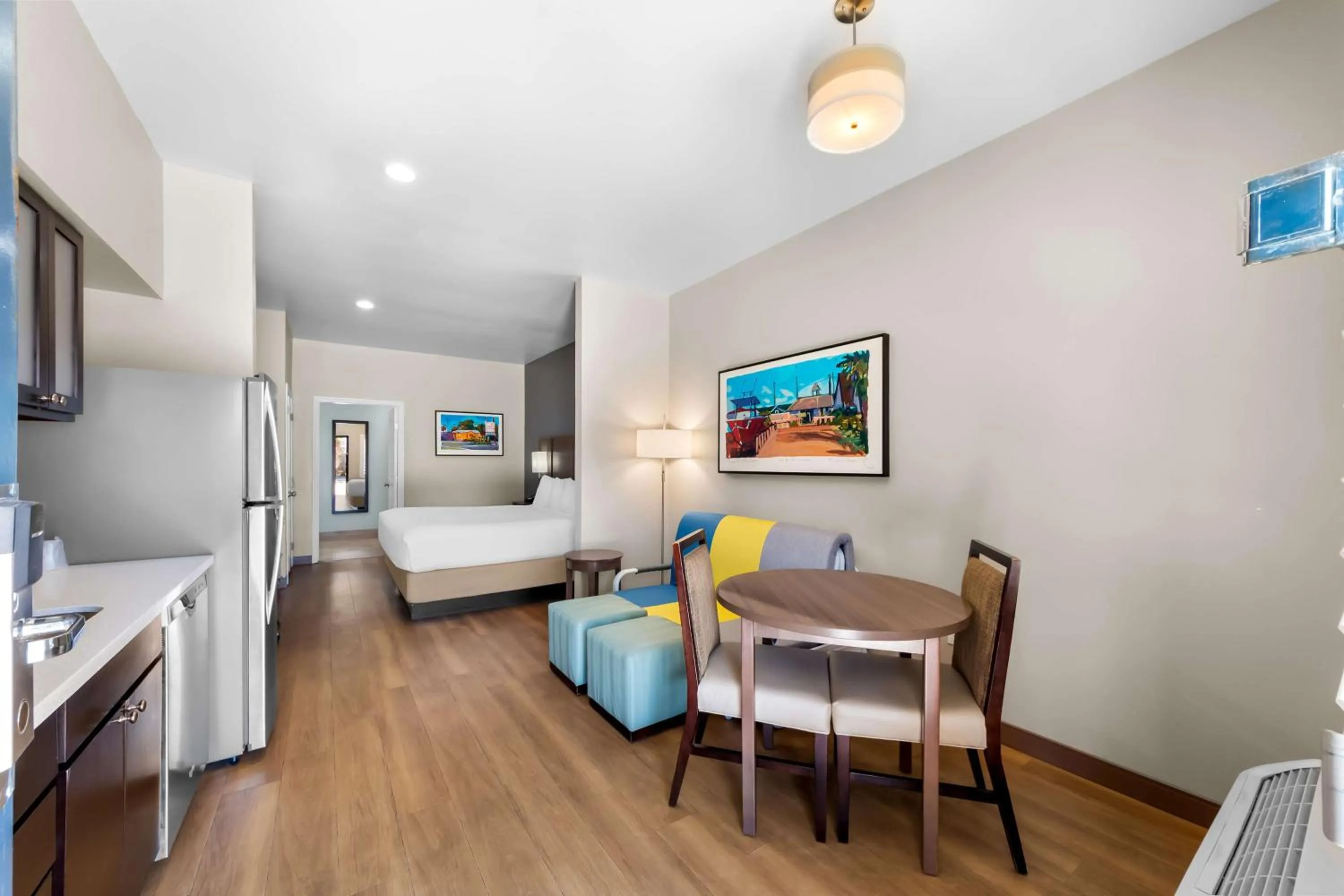 King Suite with Roll-In Shower, Sofa Bed and Kitchenette - Disability Access/Non-Smoking in Best Western Port Aransas