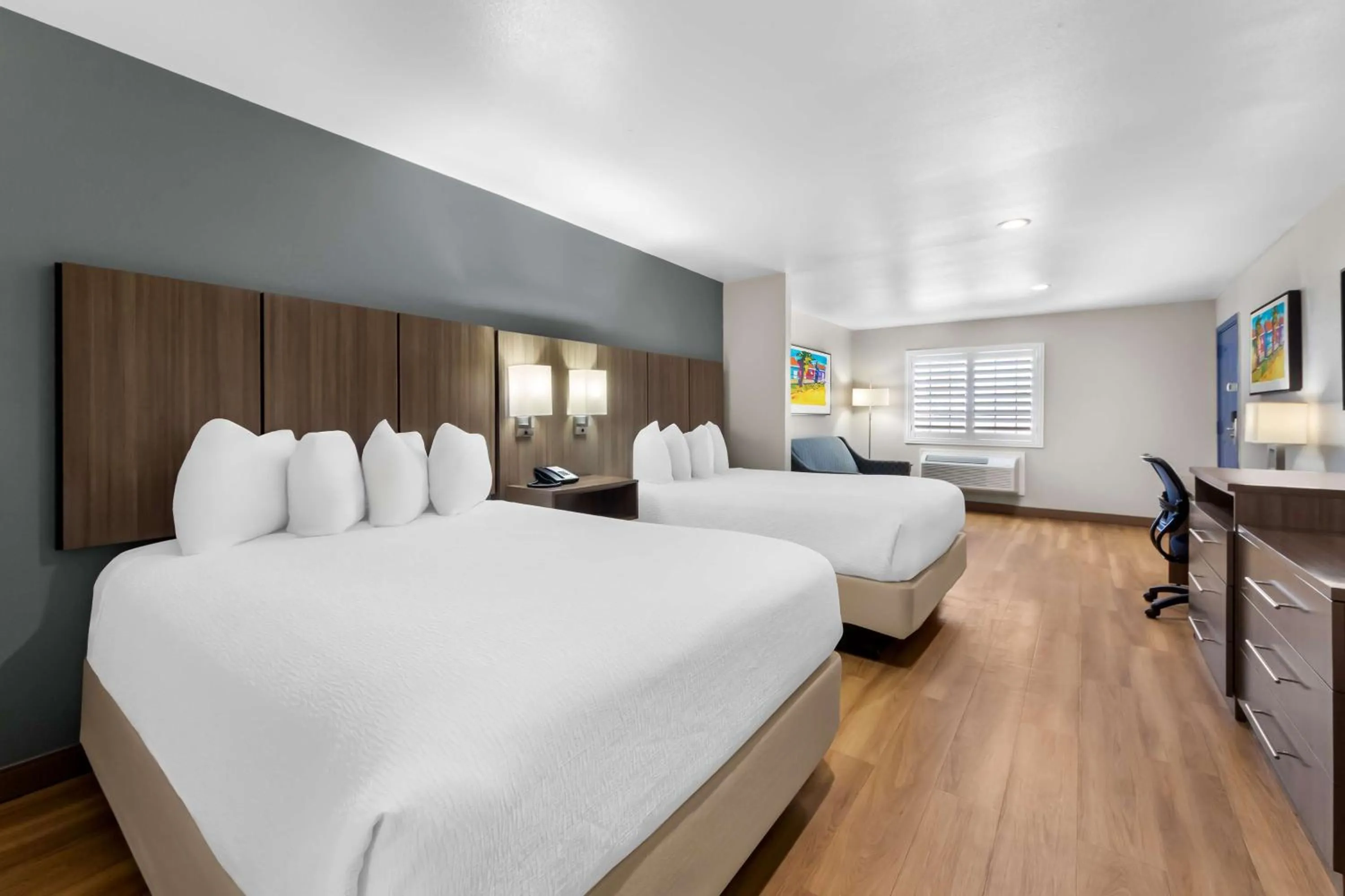 Large Queen Room with Two Queen Beds and Sofa Bed - Disability Access With Roll-In Shower/Non-Smoking in Best Western Port Aransas