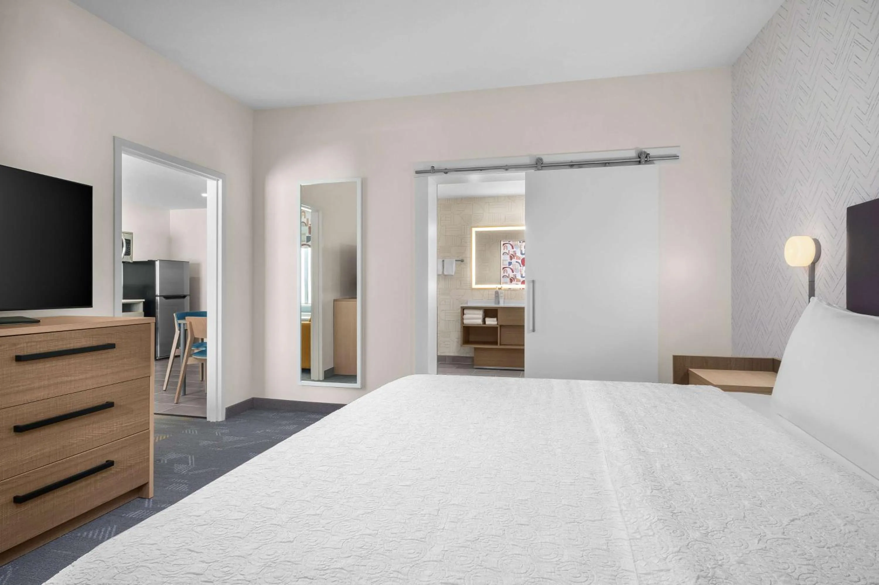 One-Bedroom King Suite with Bath Tub - Disability Access in Home2 Suites By Hilton Eureka