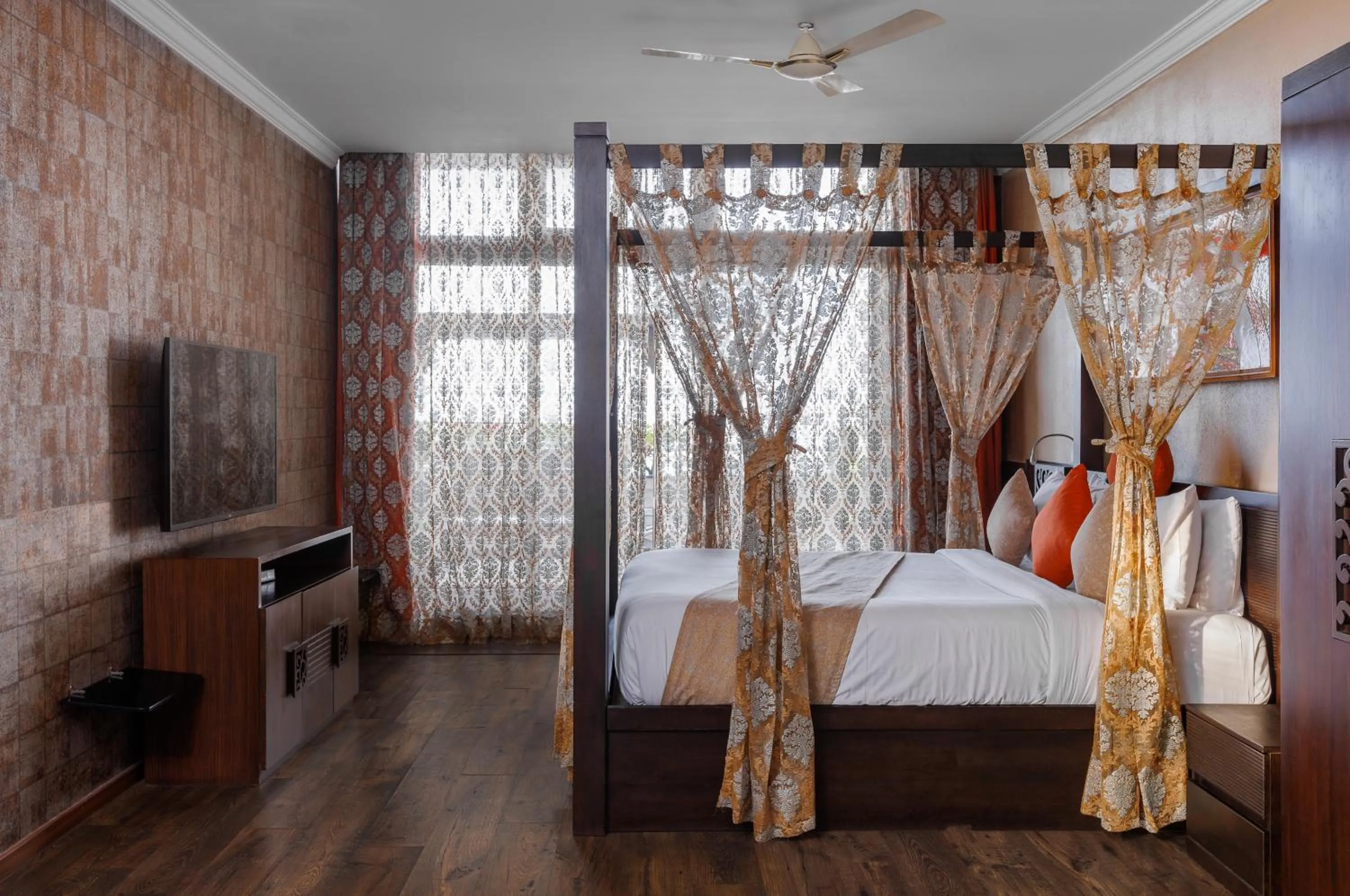 King Suite in The Panoramic Getaway