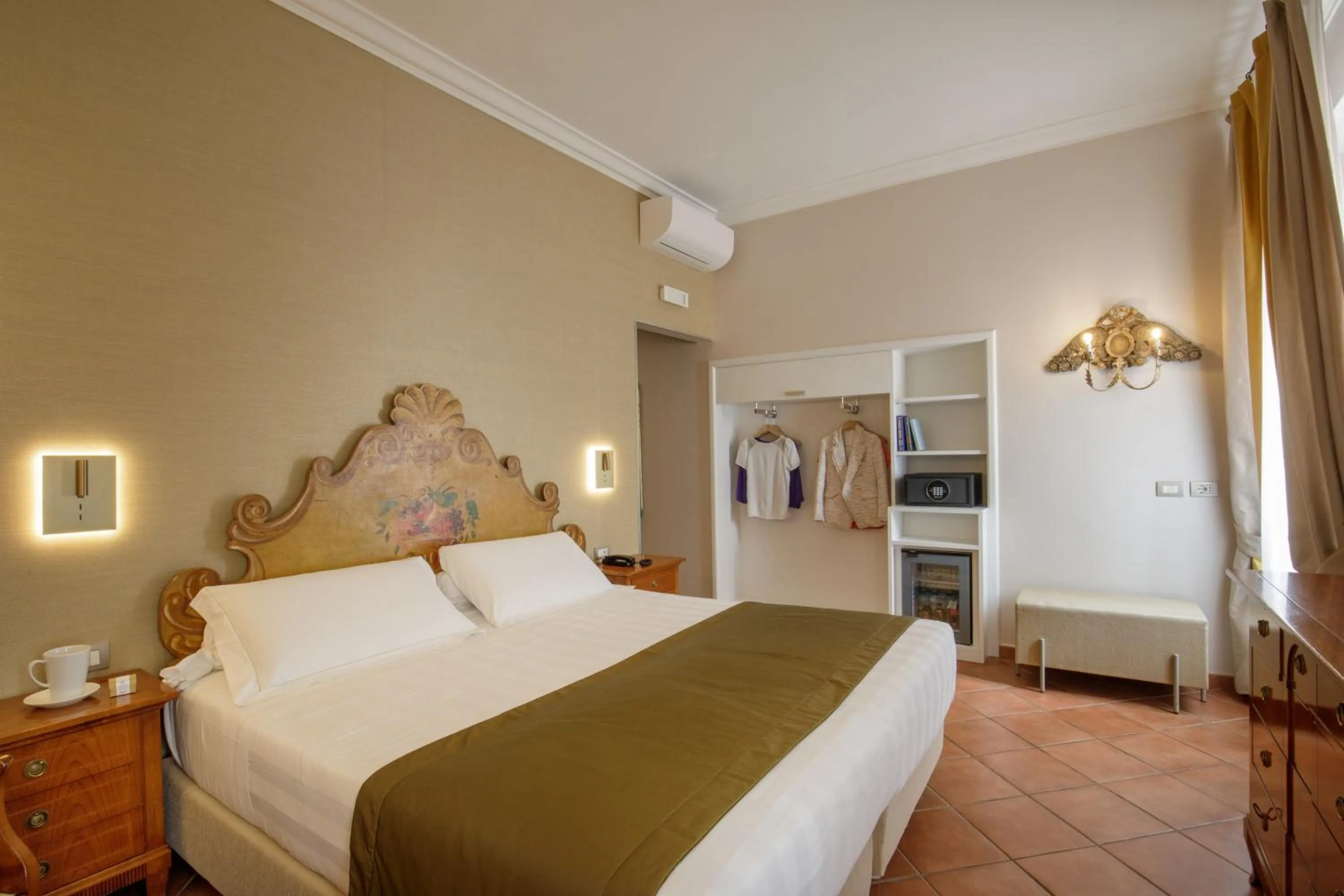 Superior Double or Twin Room - Via dei Greci 23 in Hotel Mozart