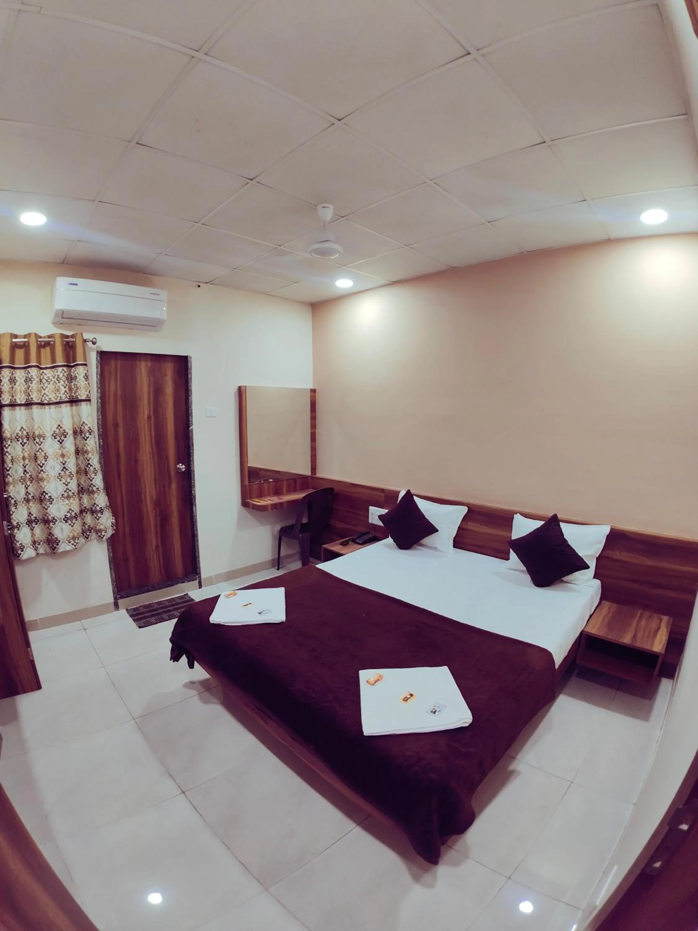Double Room in Hotel Samruddhi Residency