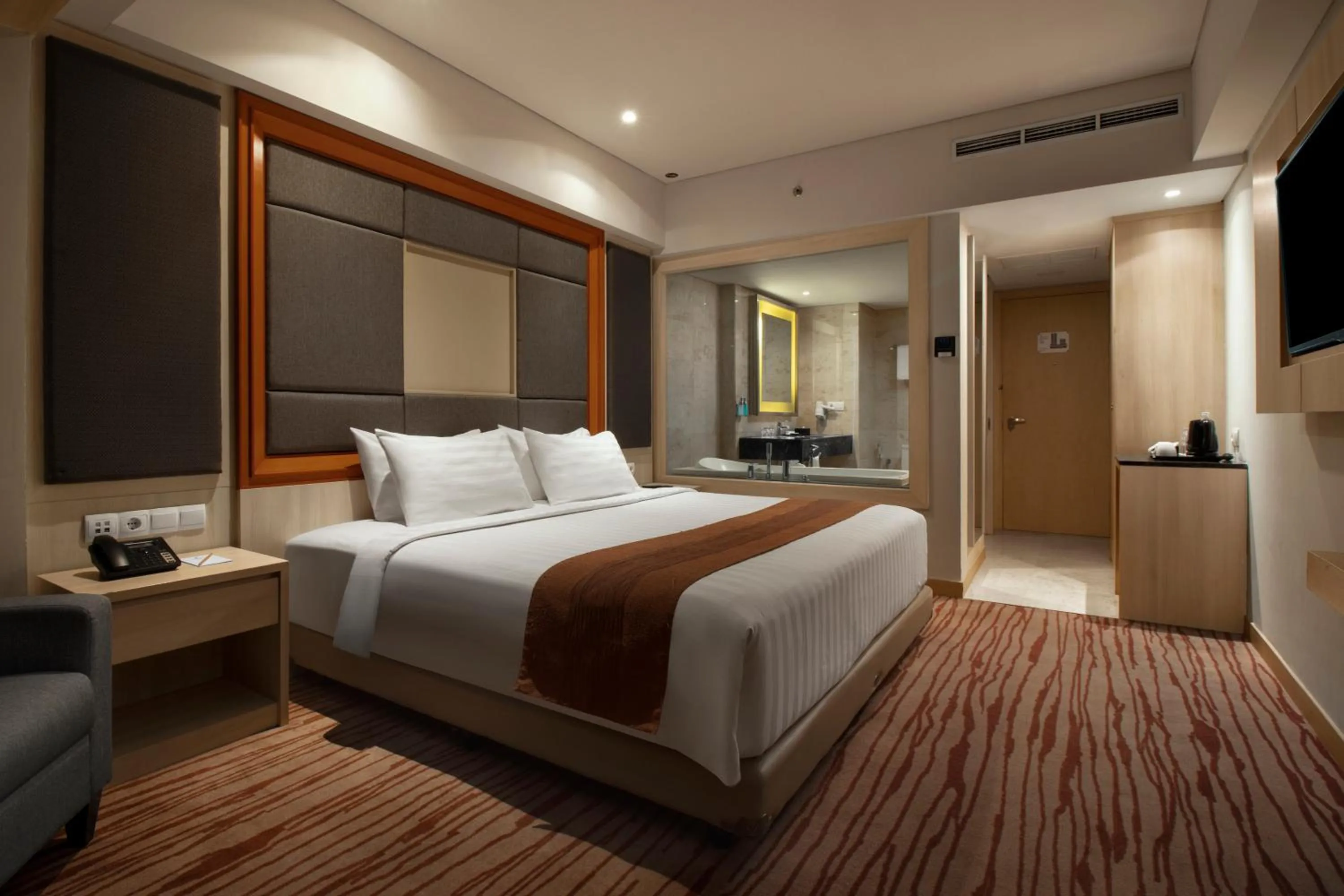 Club Premiere King Room in Sovereign Bali Hotel