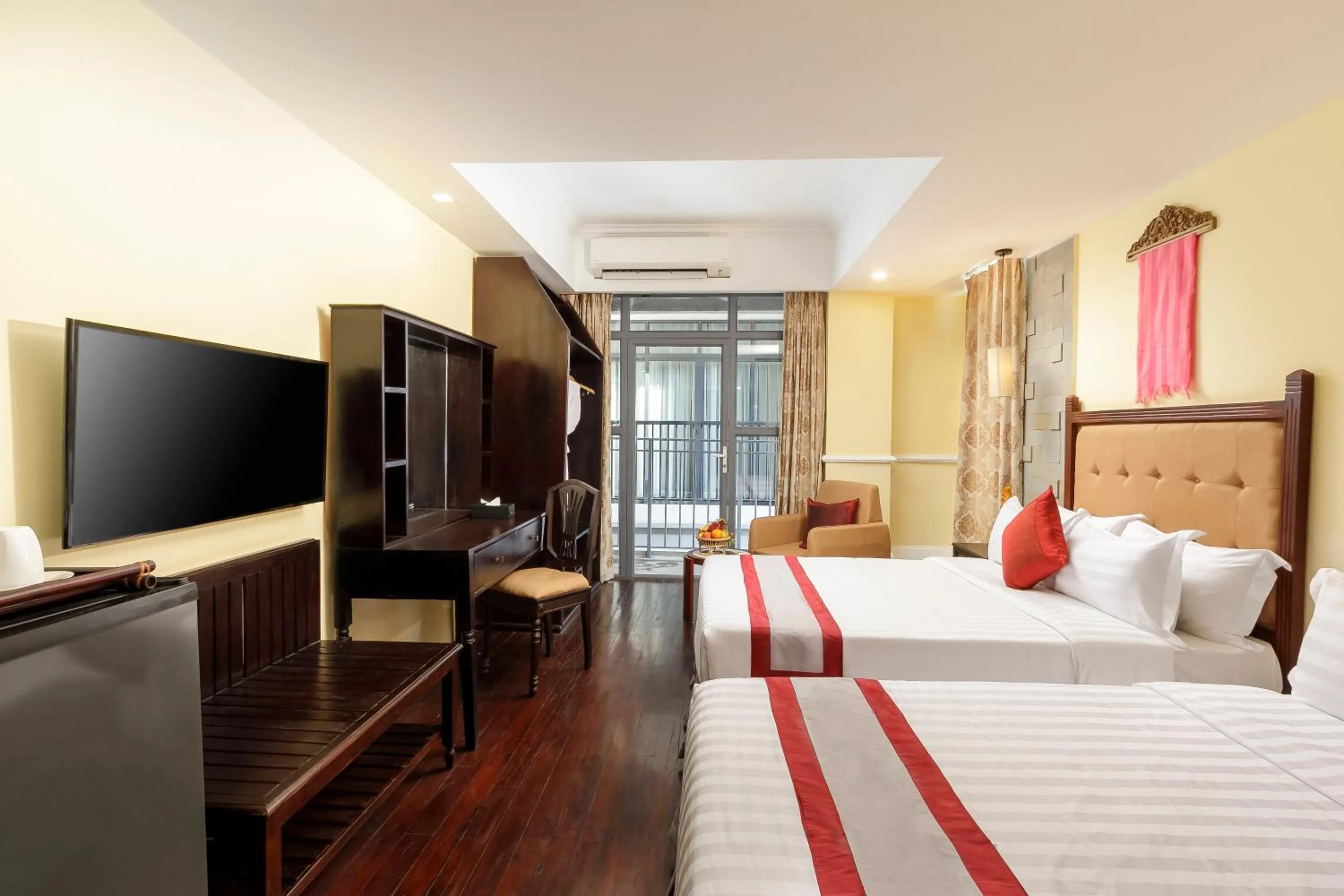 Deluxe Twin with Balcony  in ARISON Hotel