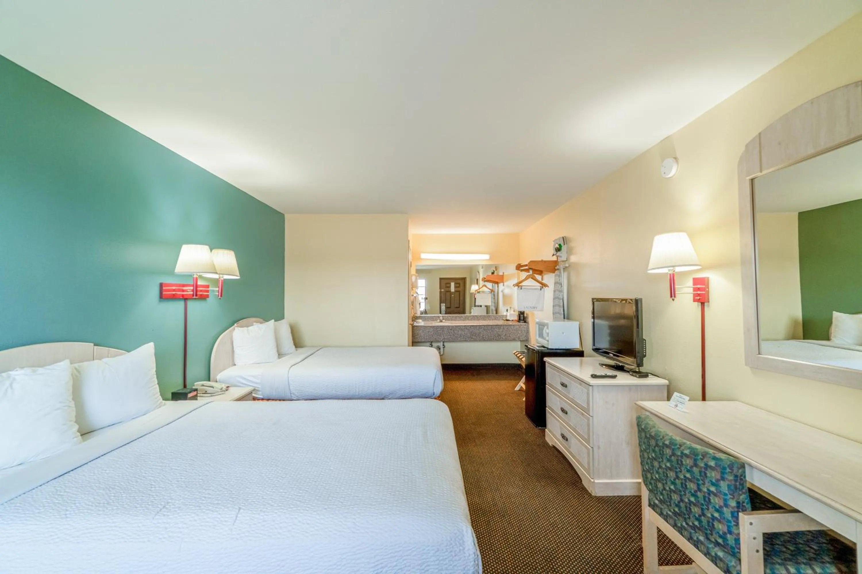 2 Queen Beds Accessible Non-Smoking in Shale Inn Andrews by OYO