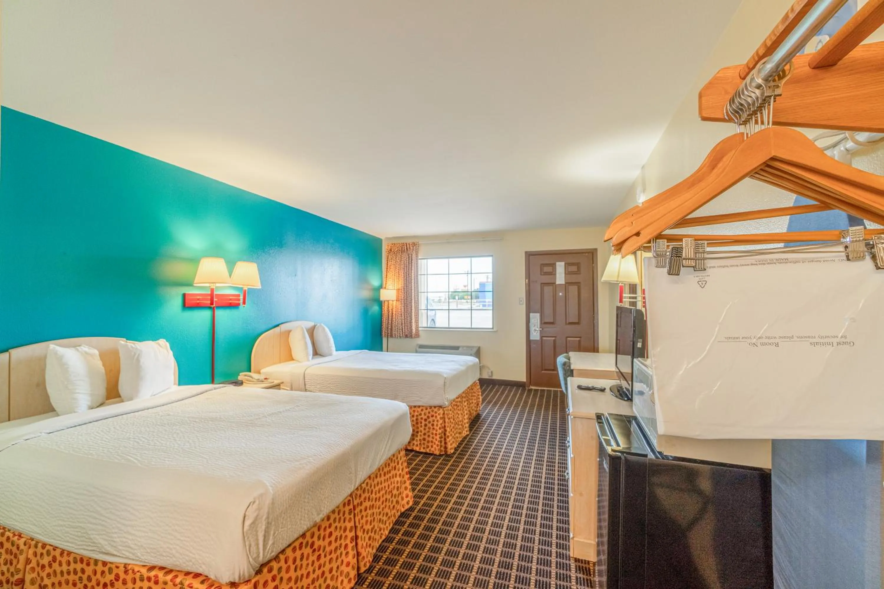 2 Queen Beds Non-Smoking in Shale Inn Andrews by OYO