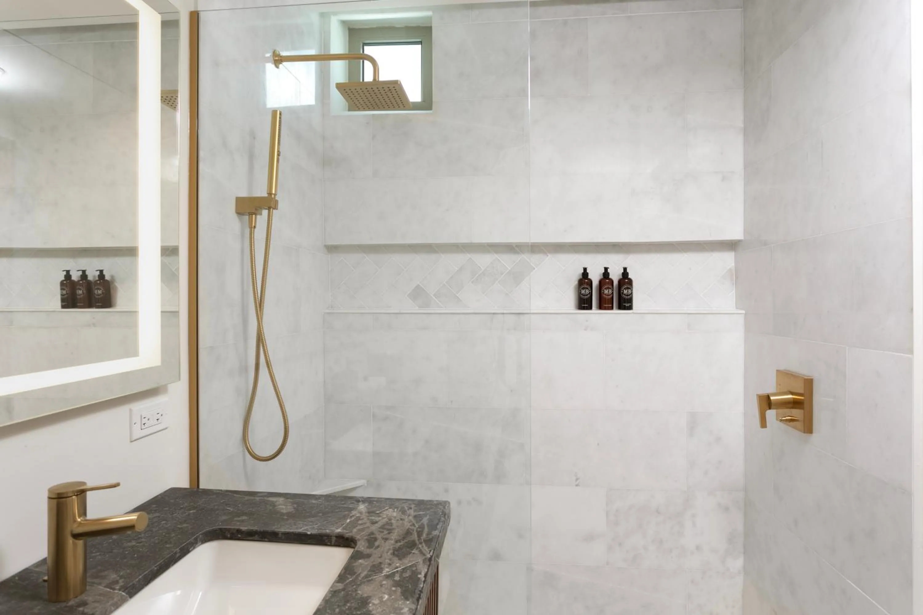 Standard Queen Room in Alma San Juan