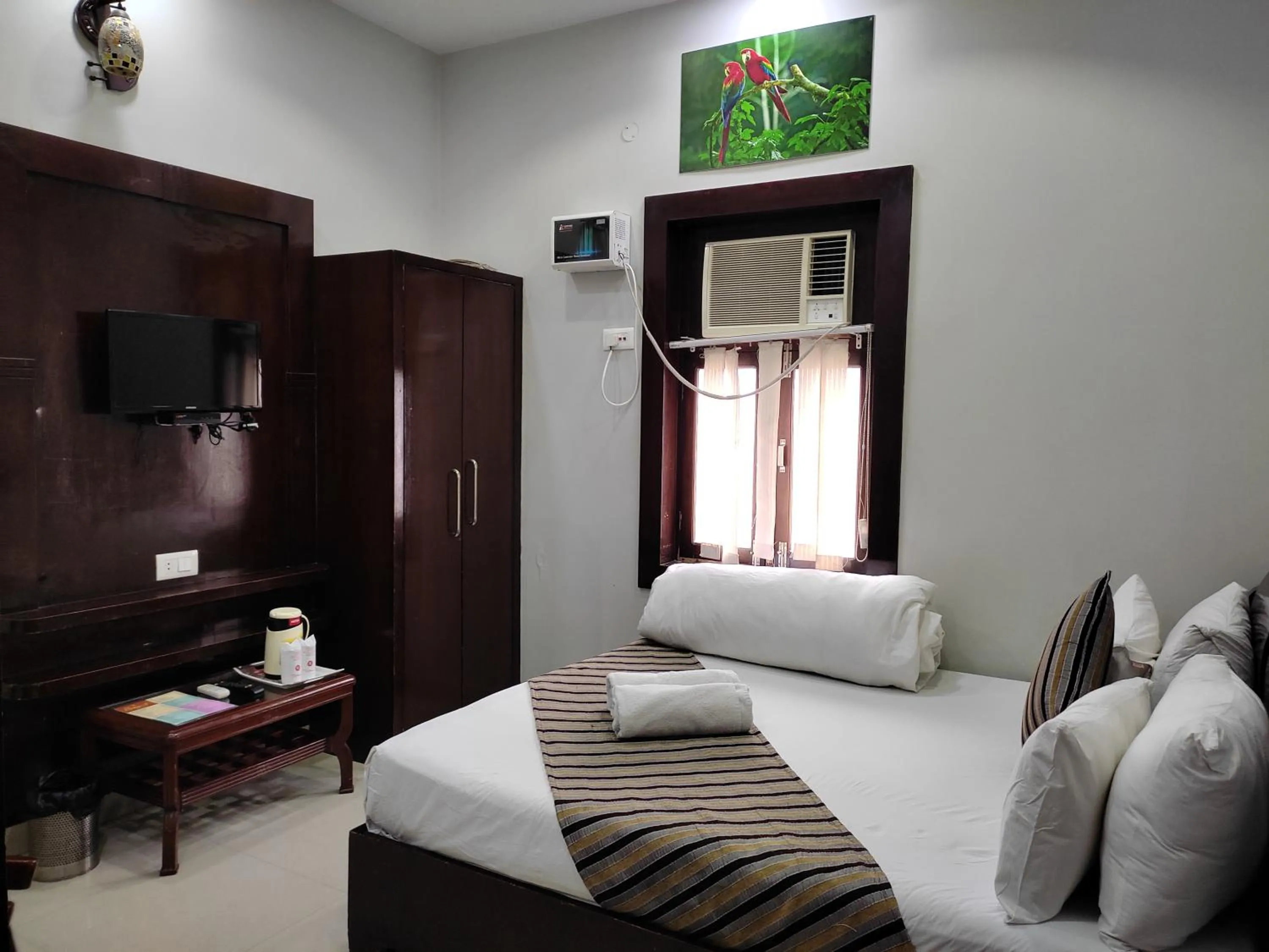 Deluxe Double Room in Hotel Krishna Ji