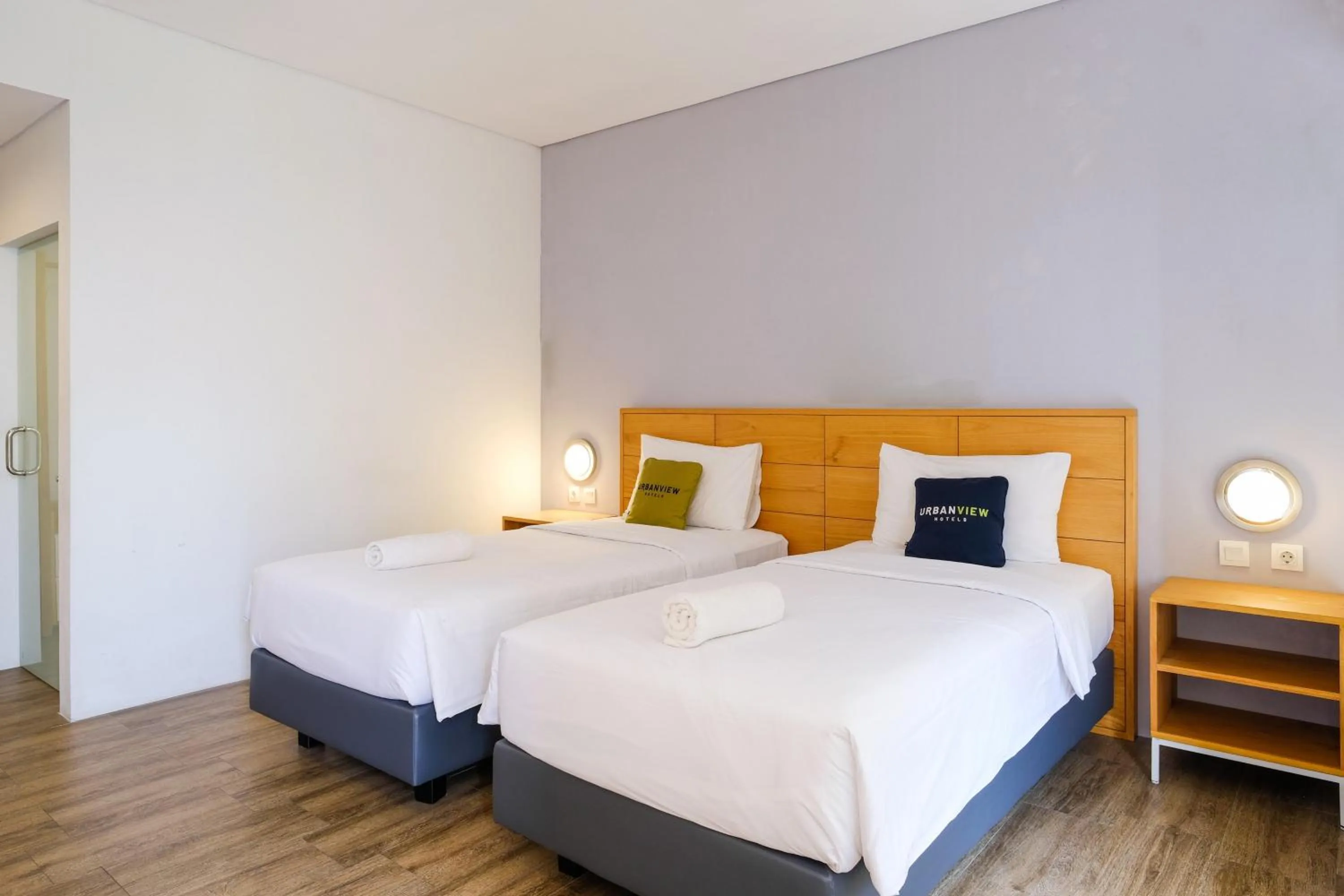 Deluxe Twin Room in Urbanview Code Riverstay Yogyakarta