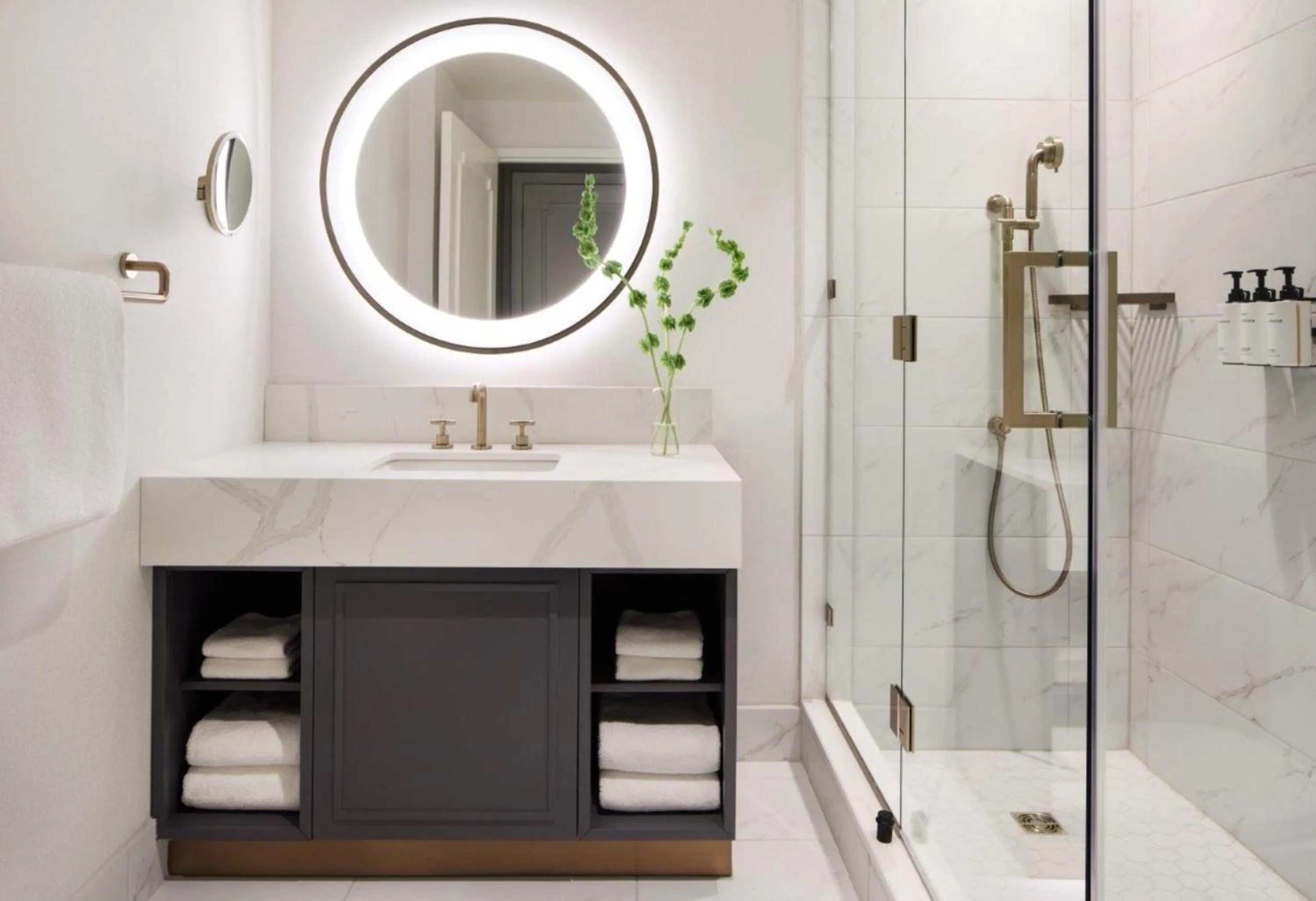 Classic King Room in InterContinental Indianapolis by IHG