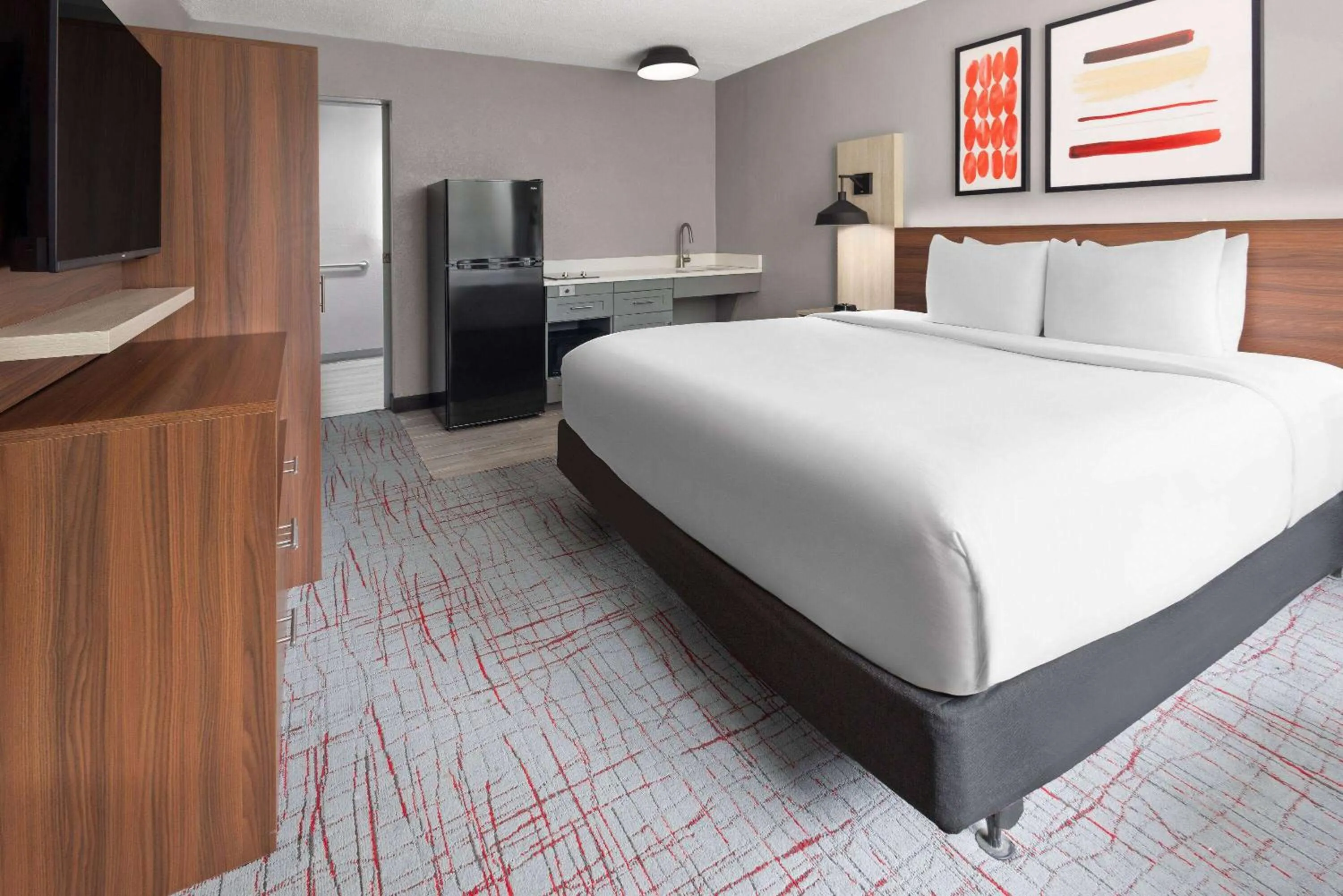 Standard King Room - Mobility Accessible in Hawthorn Extended Stay by Wyndham Columbia-Ft Jackson