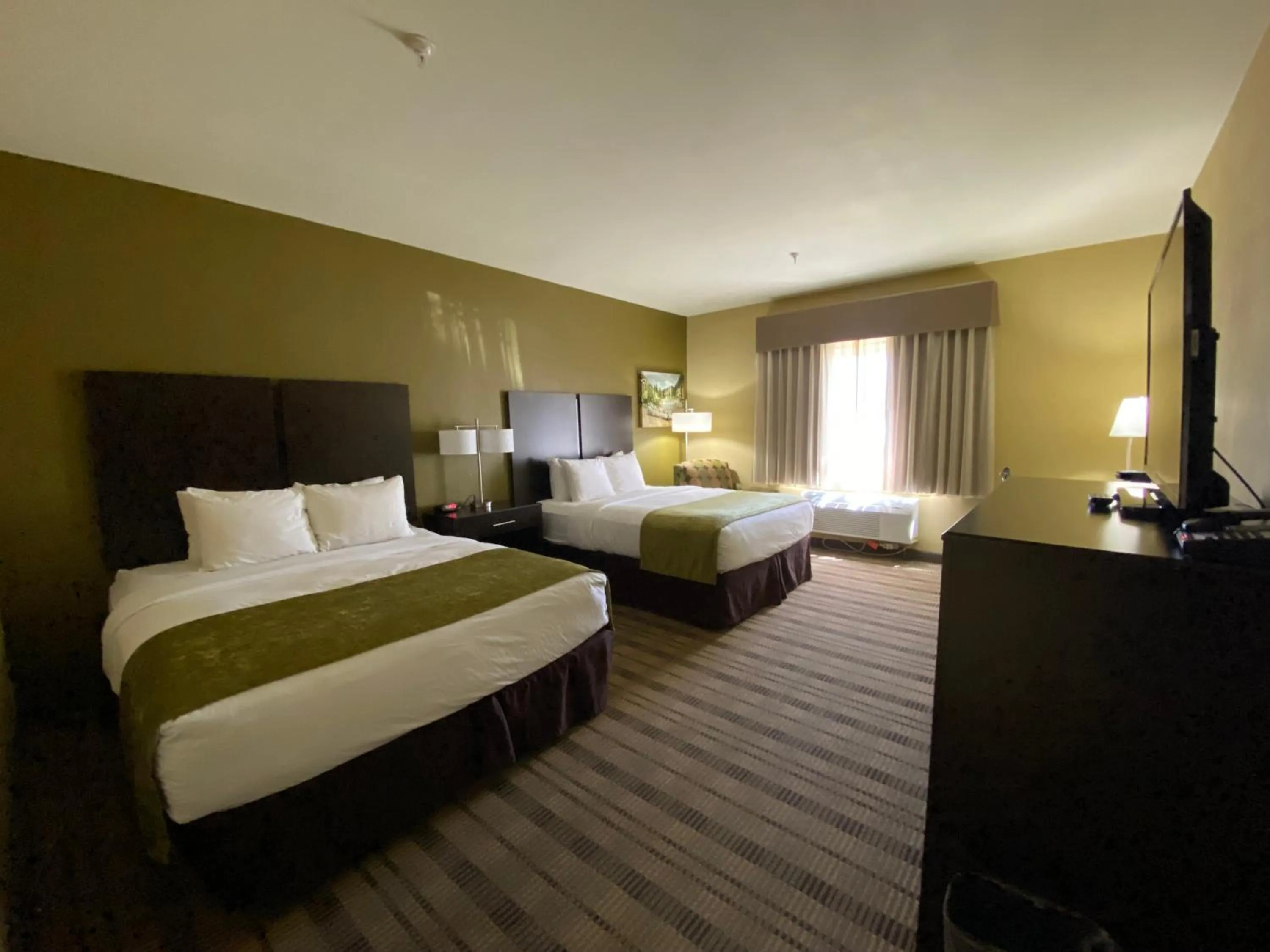 Standard Queen Room with Two Queen Beds in Pagosa Lodge